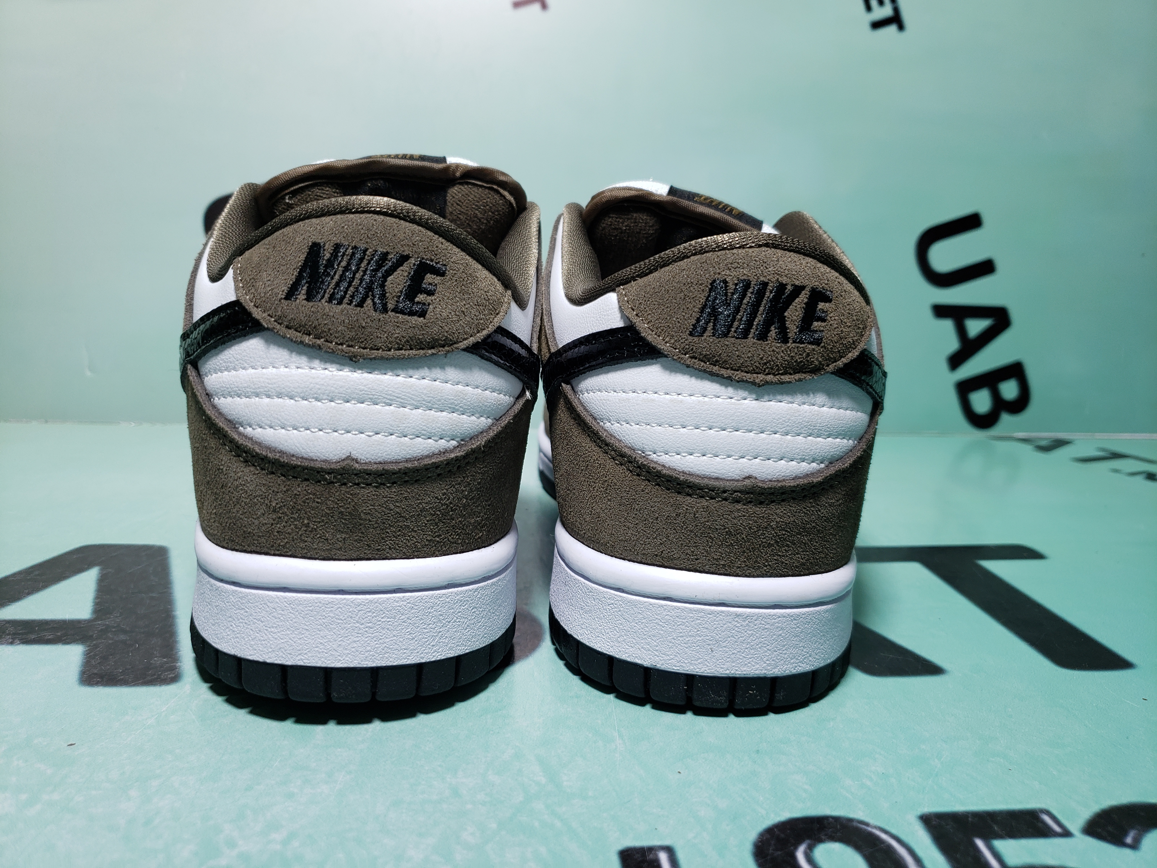 OG Dunk Low White Black Trail End Brown ,304292-102