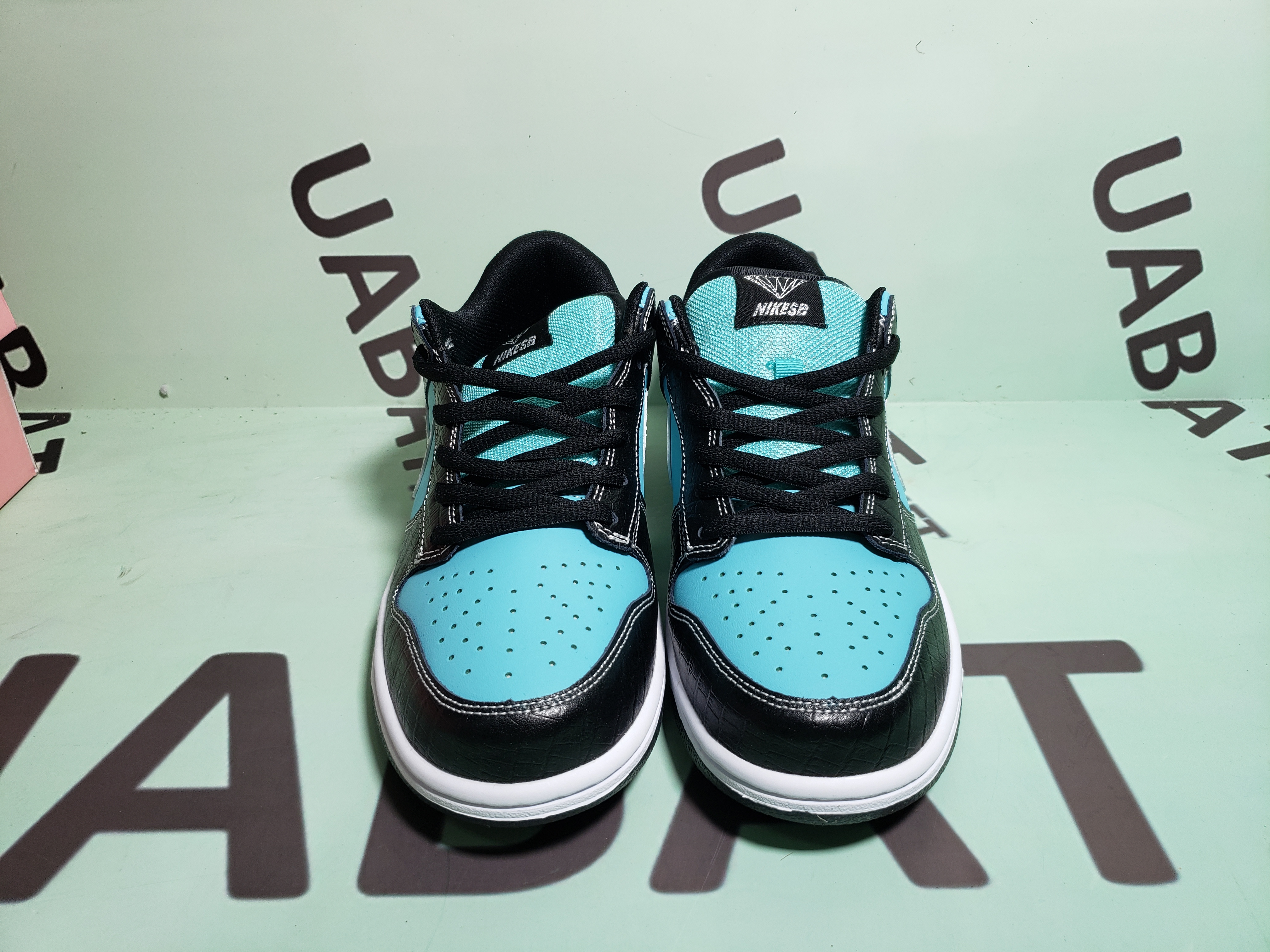 Uabat SB Dunk Low Diamond Supply Co. 