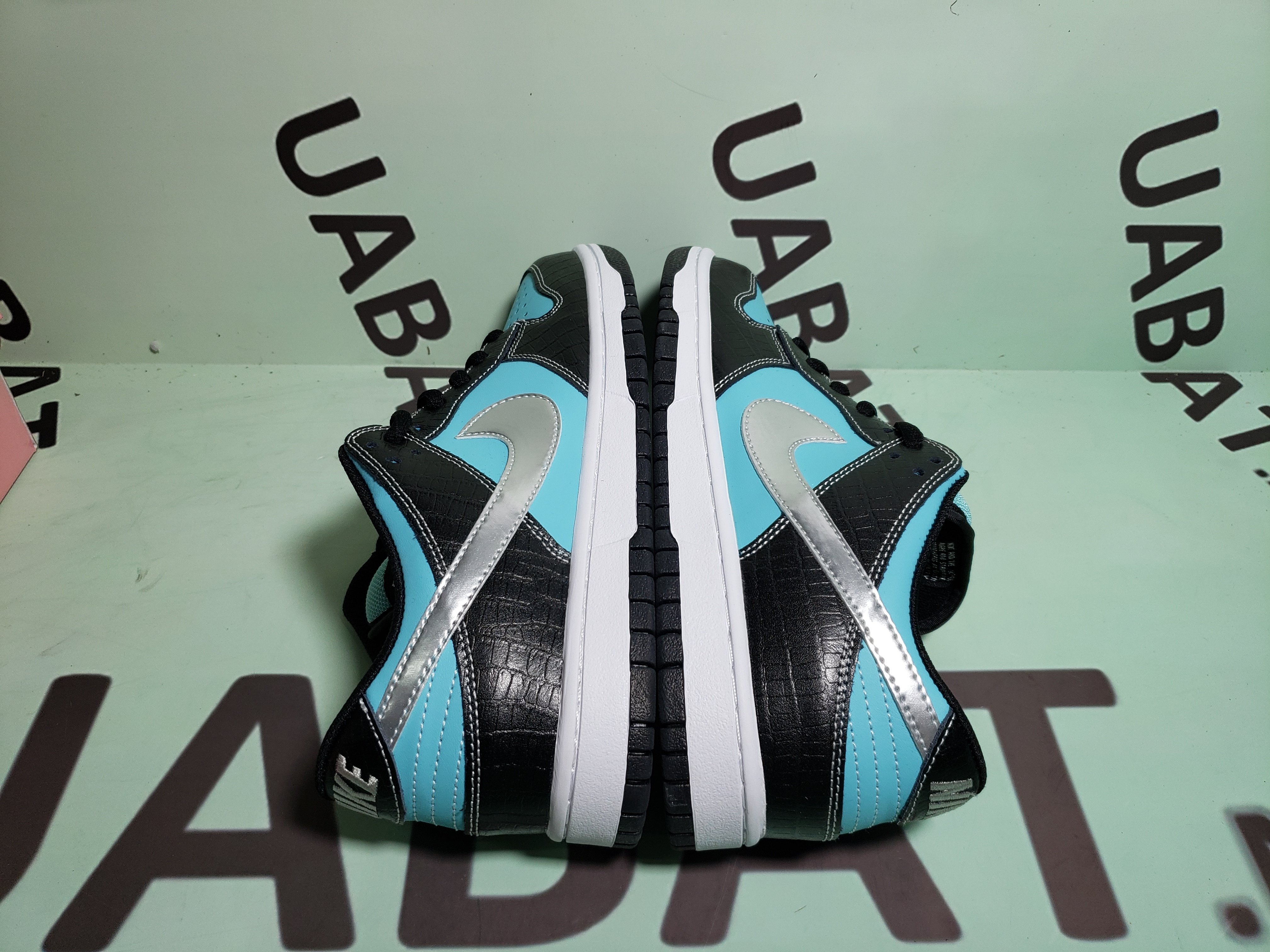 Uabat SB Dunk Low Diamond Supply Co. 