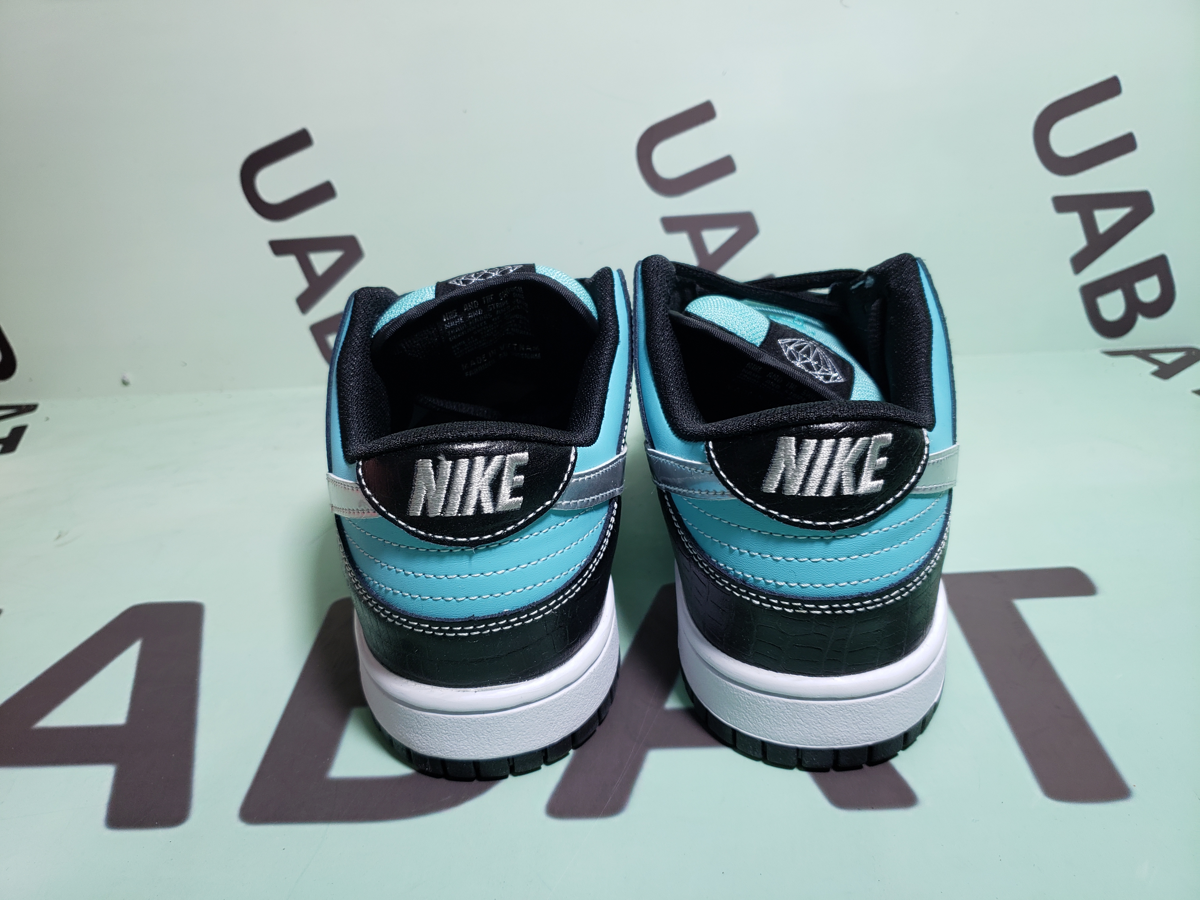 Uabat SB Dunk Low Diamond Supply Co. " " ,304292 402