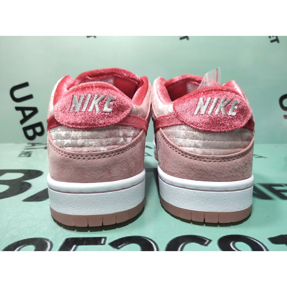 Uabat SB Dunk Low StrangeLove Skateboards ,CT2552 800