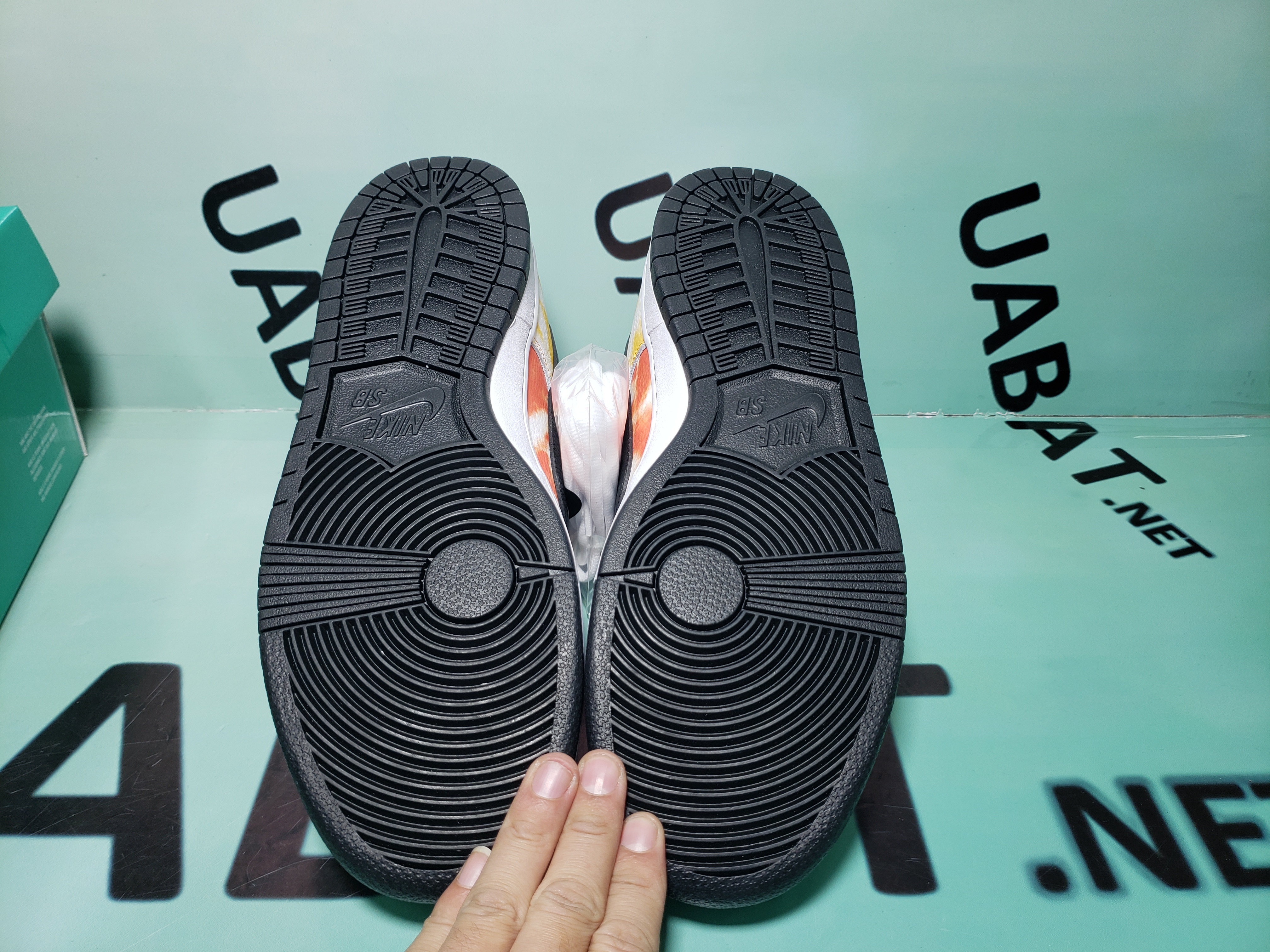 Uabat SB Dunk Low Raygun Tie-Dye White ,BQ6832-101