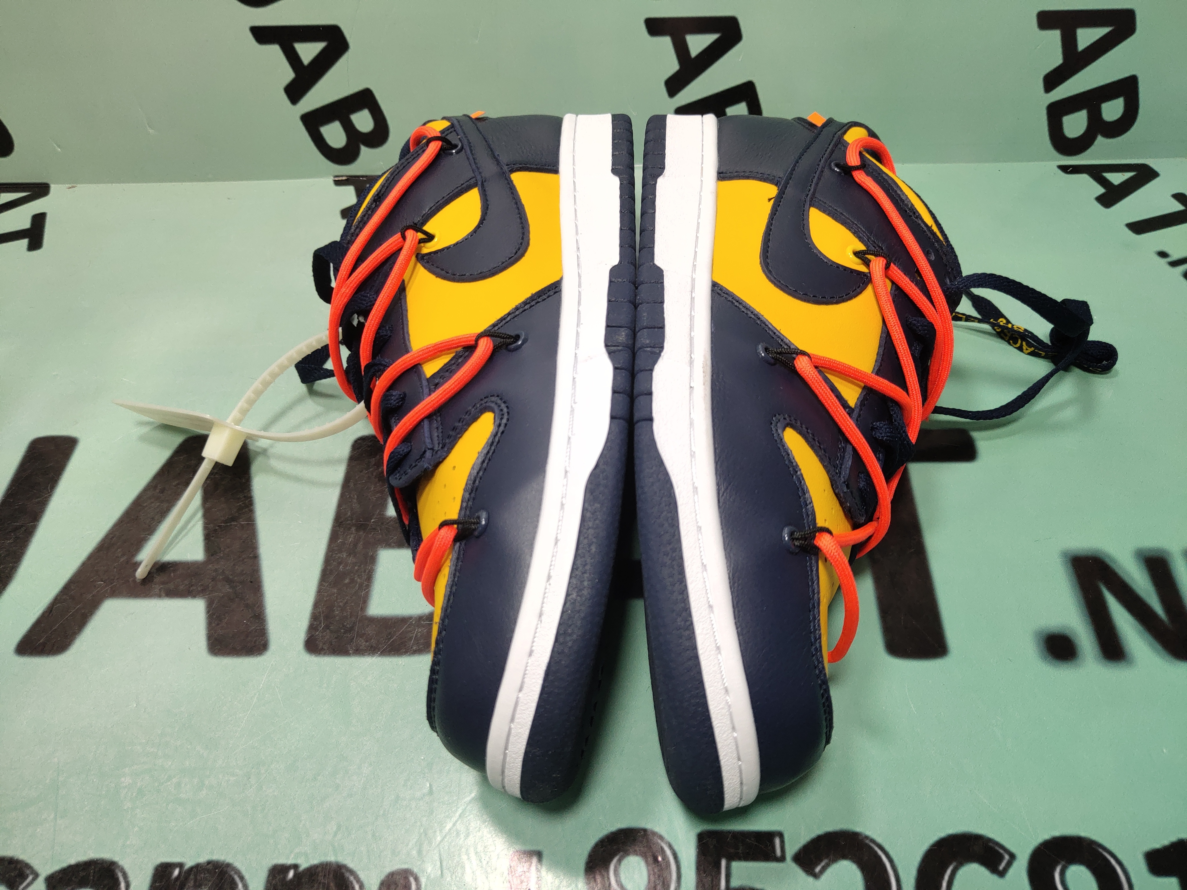 Uabat SB Dunk Low Off-White University Gold Midnight Navy ,CT0856-700