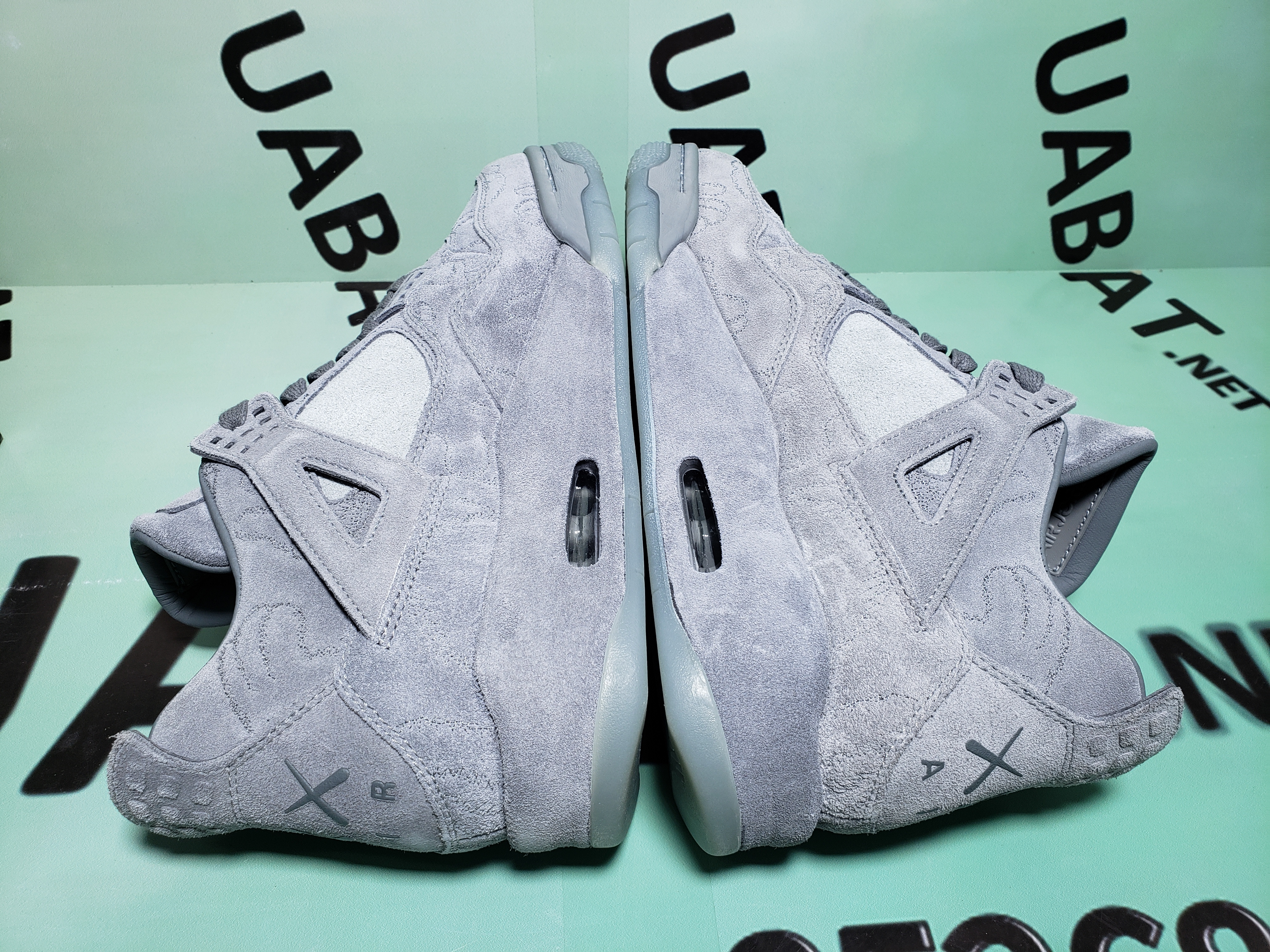 Uabat Jordan 4 Retro Kaws ,930155-003