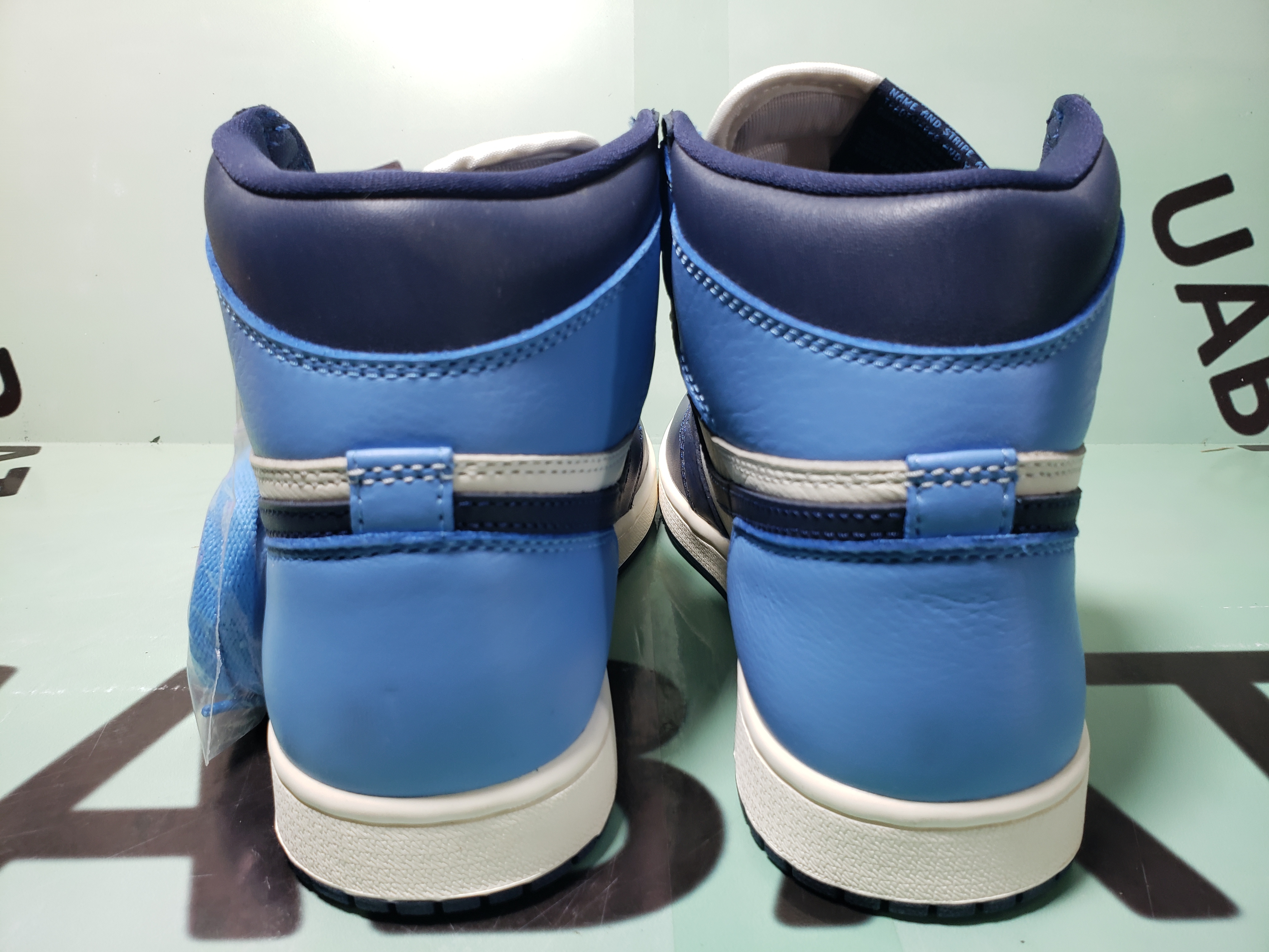 Uabat Jordan 1 Retro High Obsidian UNC ,555088-140