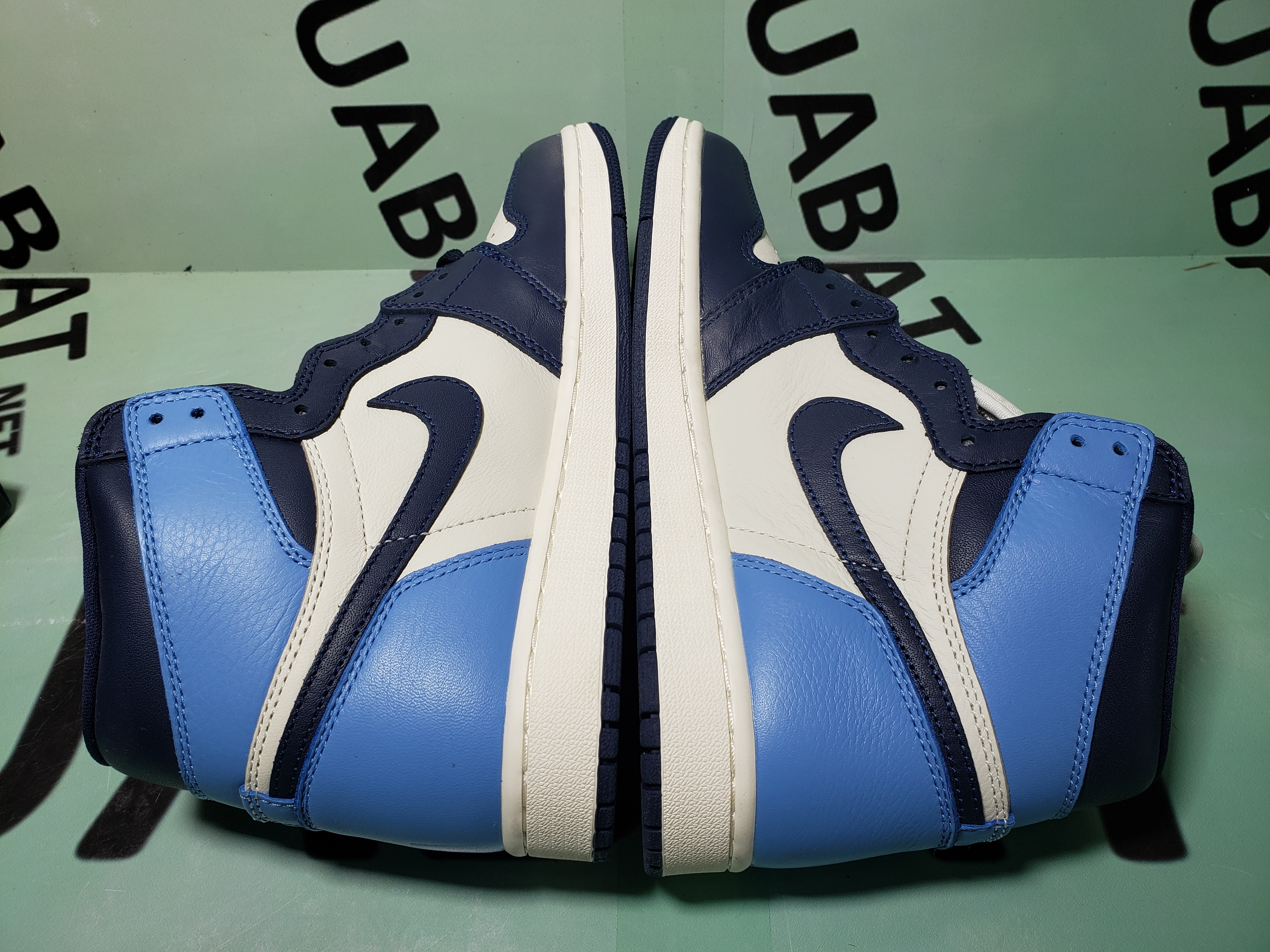 Uabat Jordan 1 Retro High Obsidian UNC ,555088-140