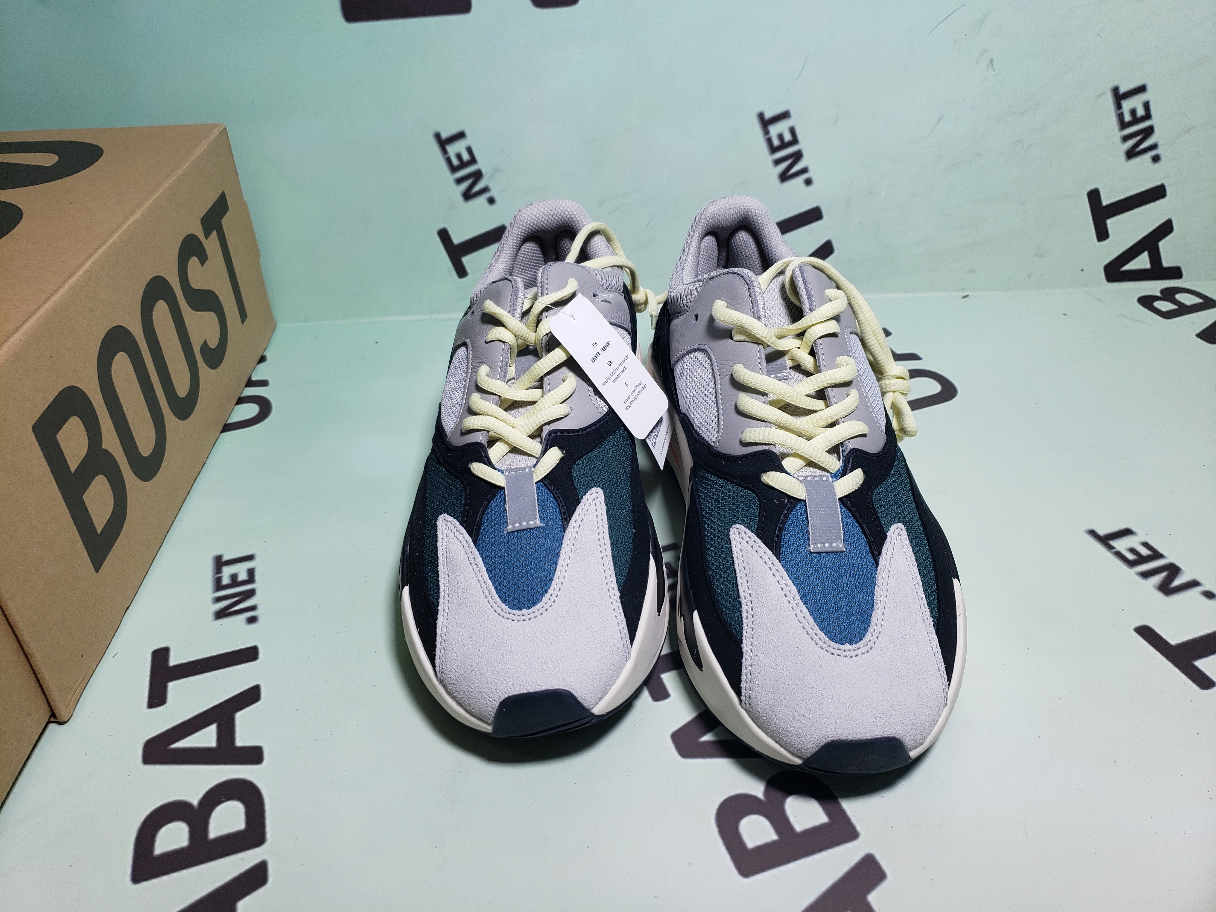 Uabat Yeezy Boost 700 Wave Runner Solid Grey ,B75571