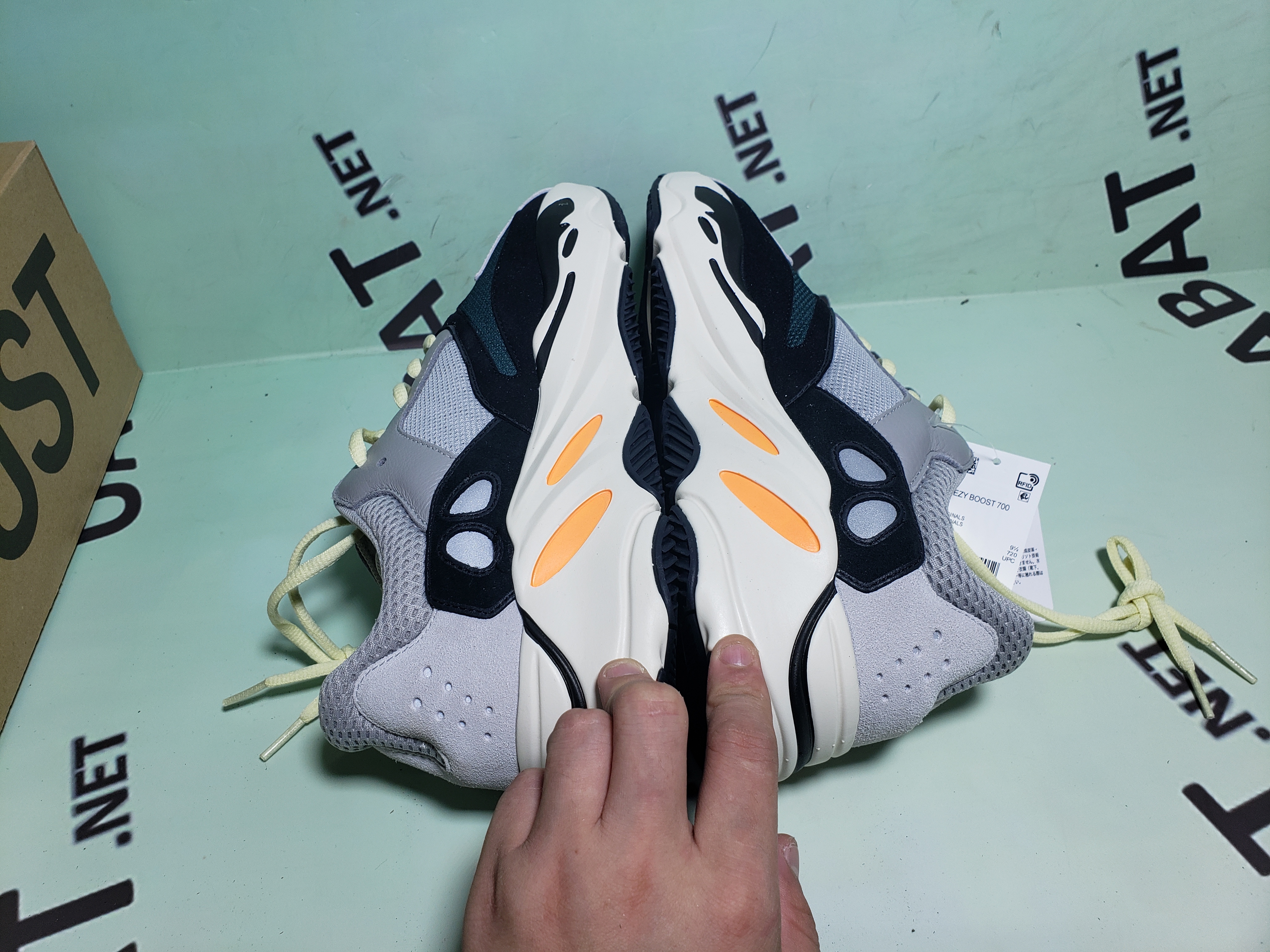 Uabat Yeezy Boost 700 Wave Runner Solid Grey ,B75571