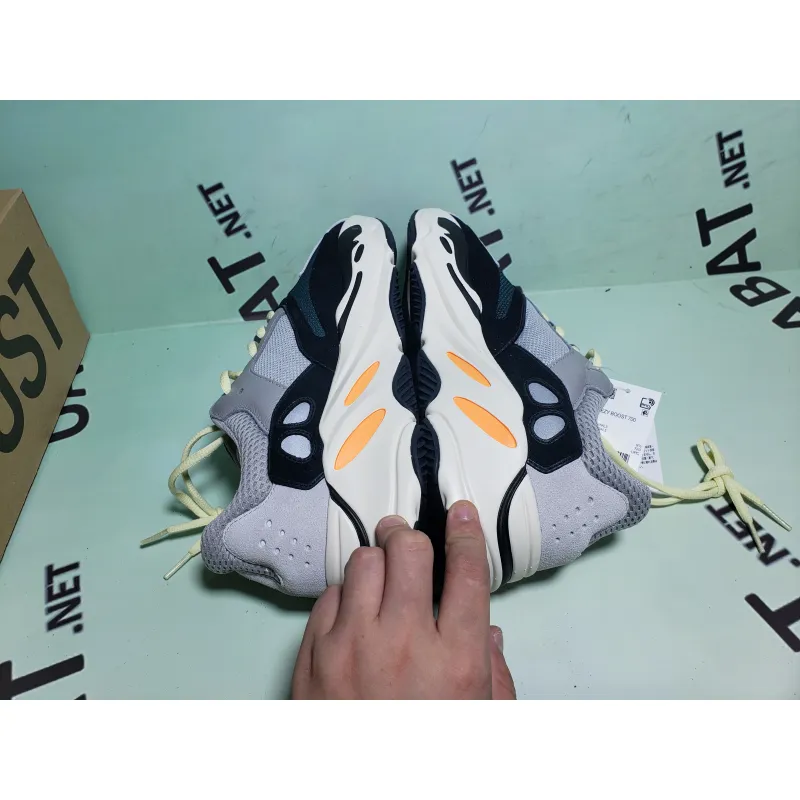 Uabat Yeezy Boost 700 Wave Runner Solid Grey ,B75571
