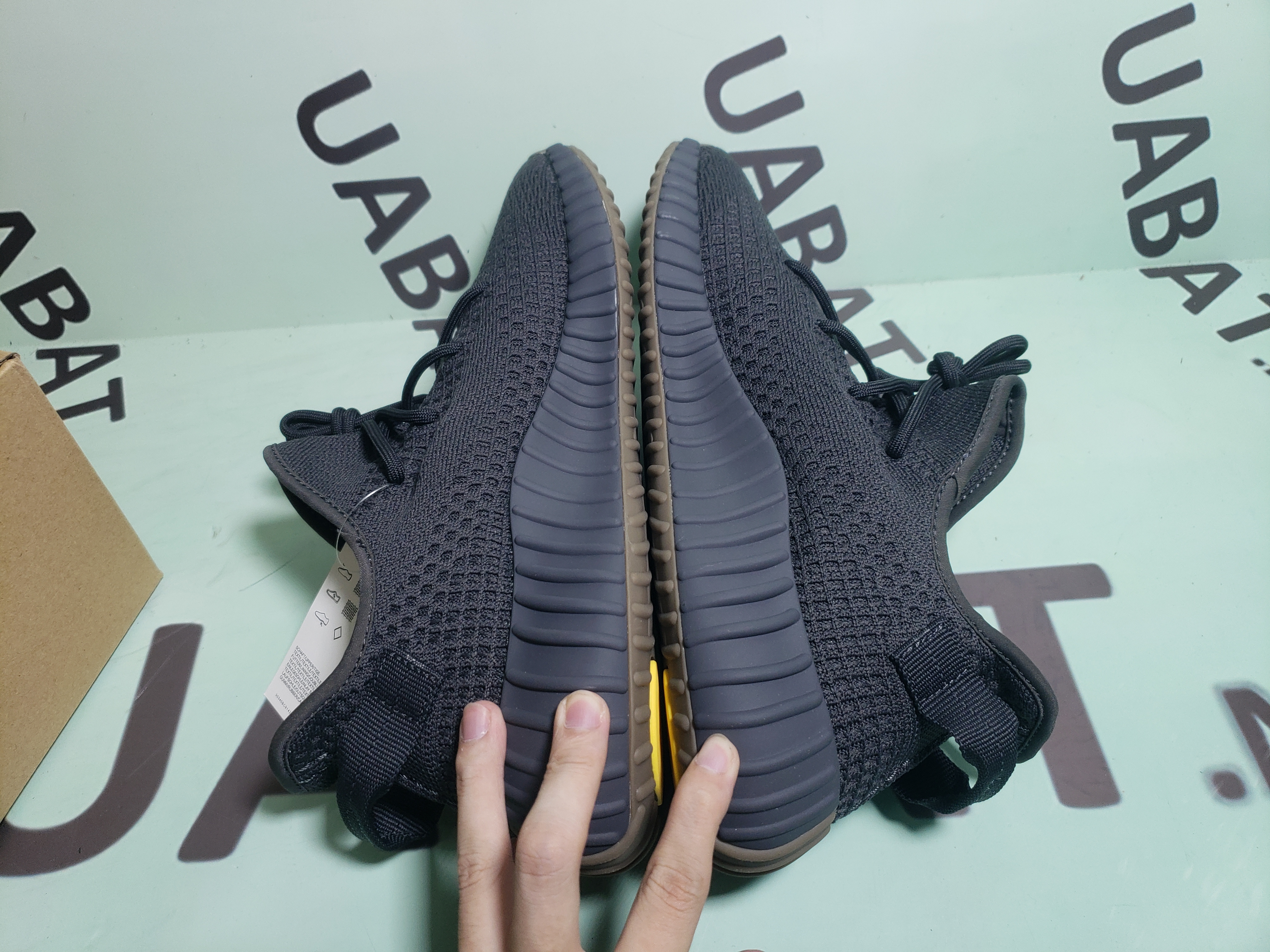 Uabat Yeezy Boost 350 V2 Cinder ,FY2903