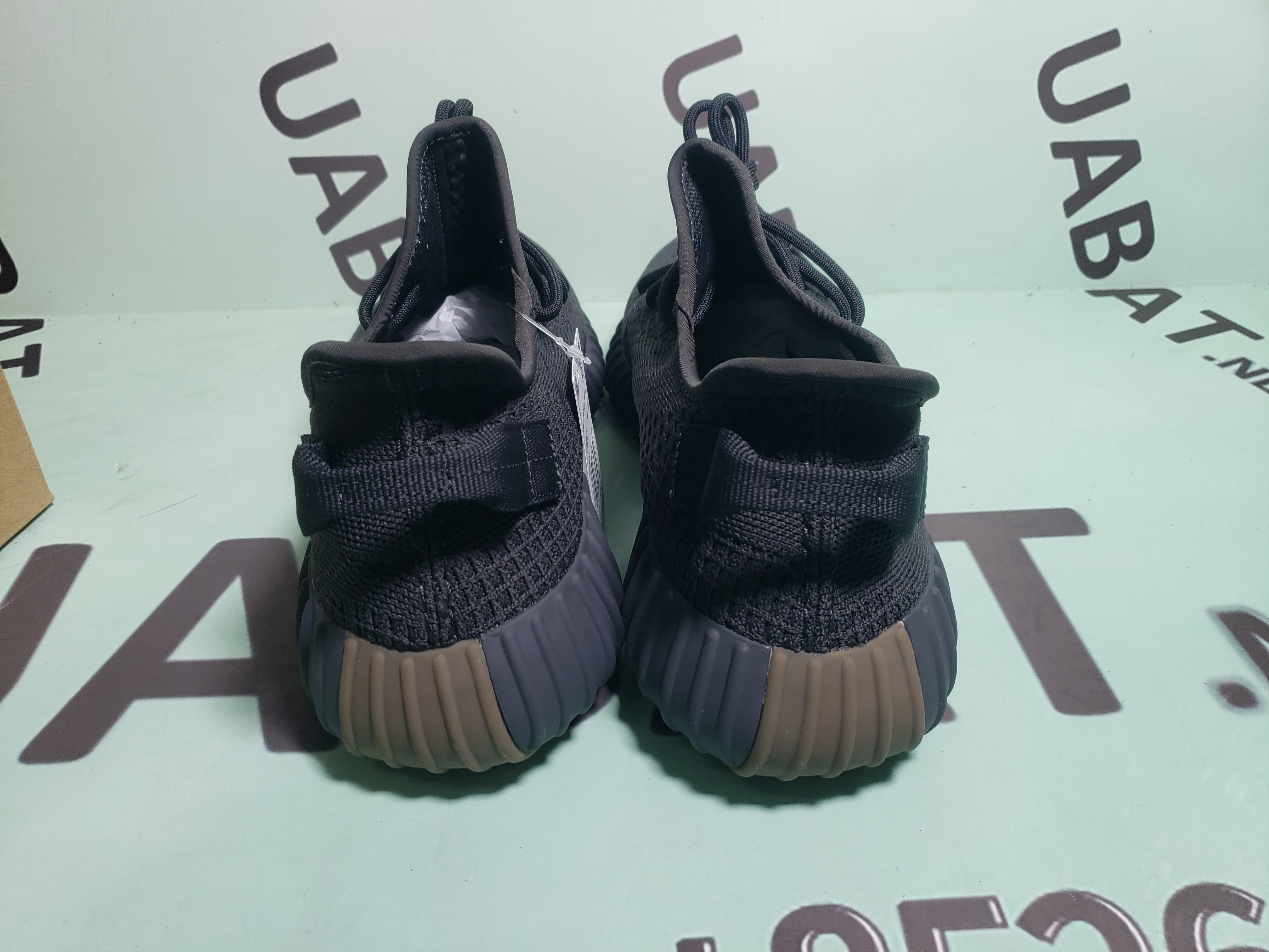 Uabat Yeezy Boost 350 V2 Cinder ,FY2903