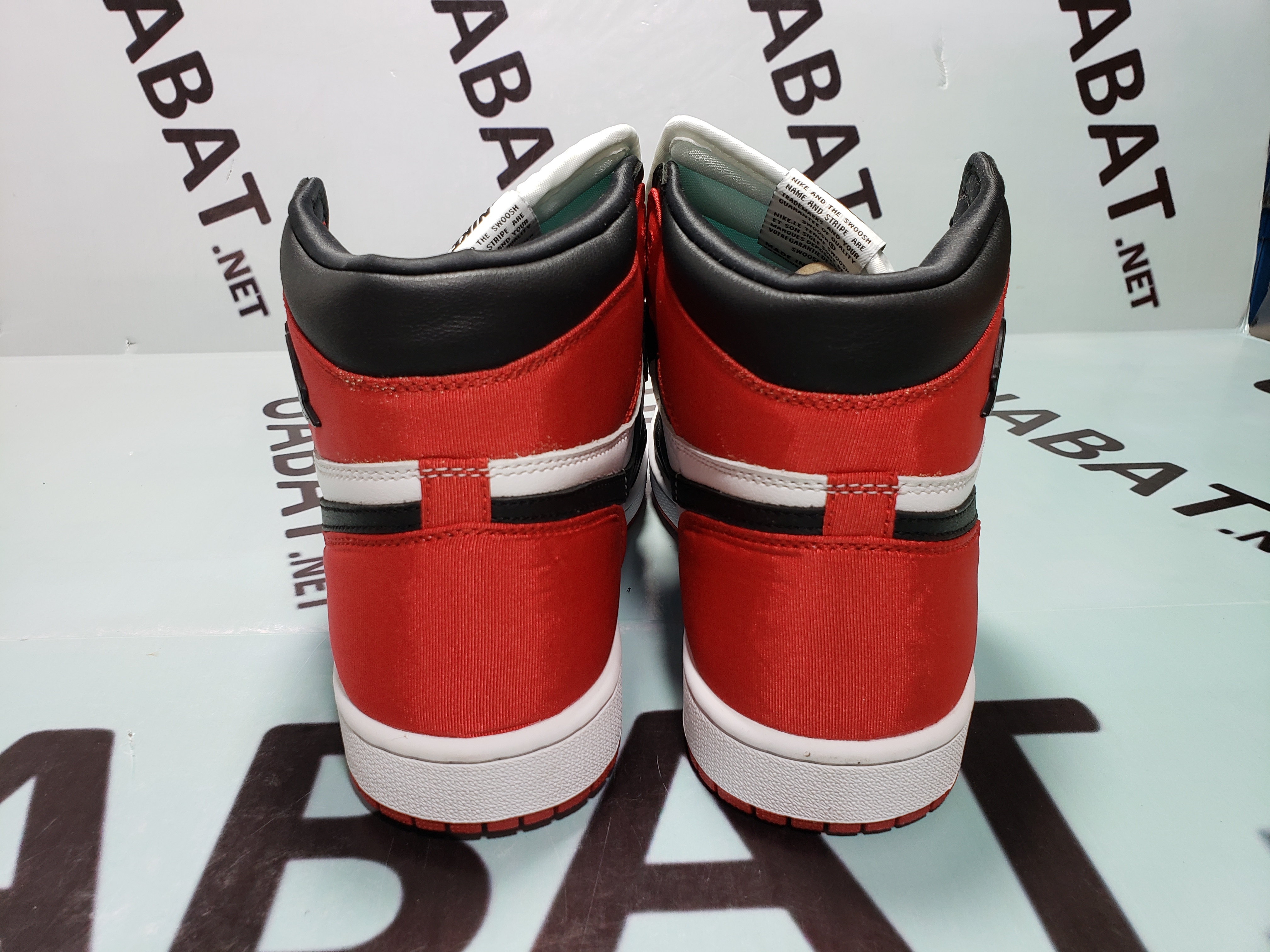 Uabat Jordan 1 Retro High Bloodline ,555088-062