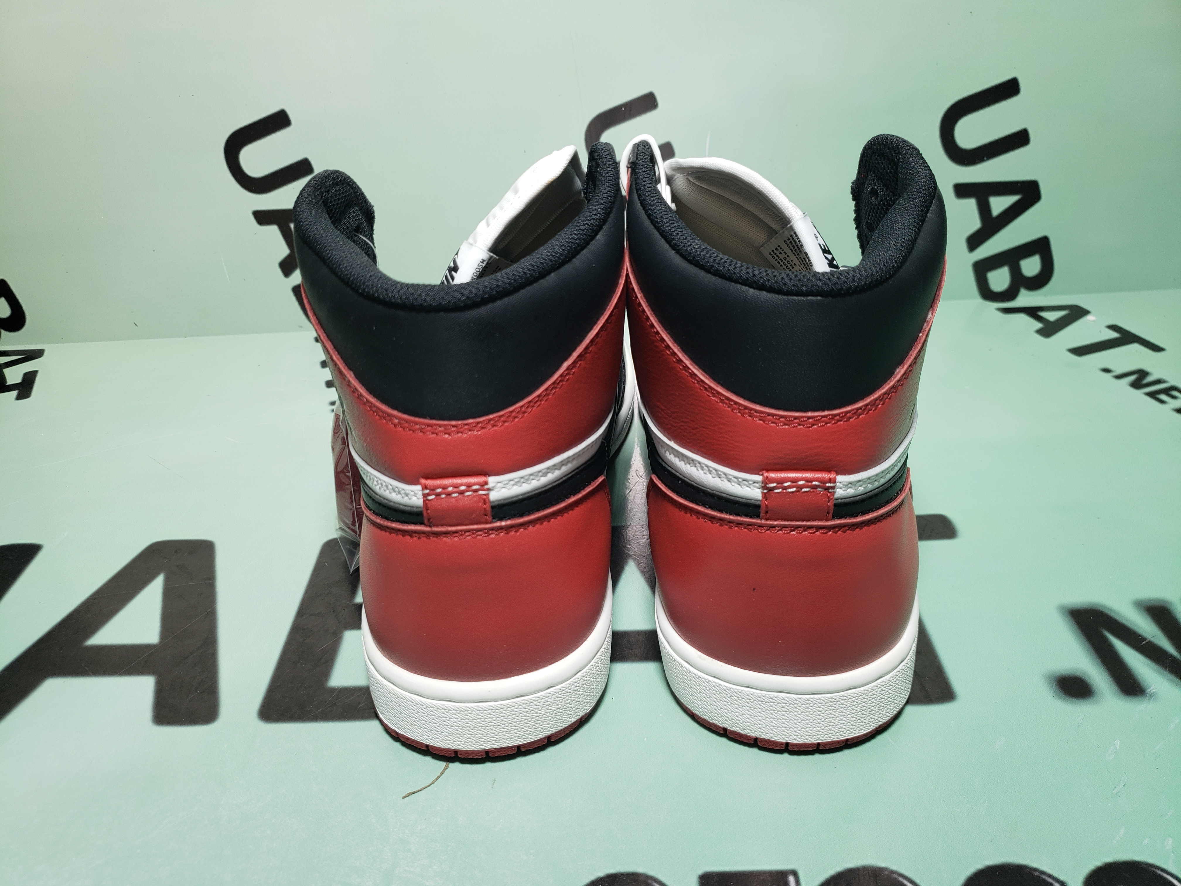 Uabat Jordan 1 Retro Black Toe (2016) ,555088-125