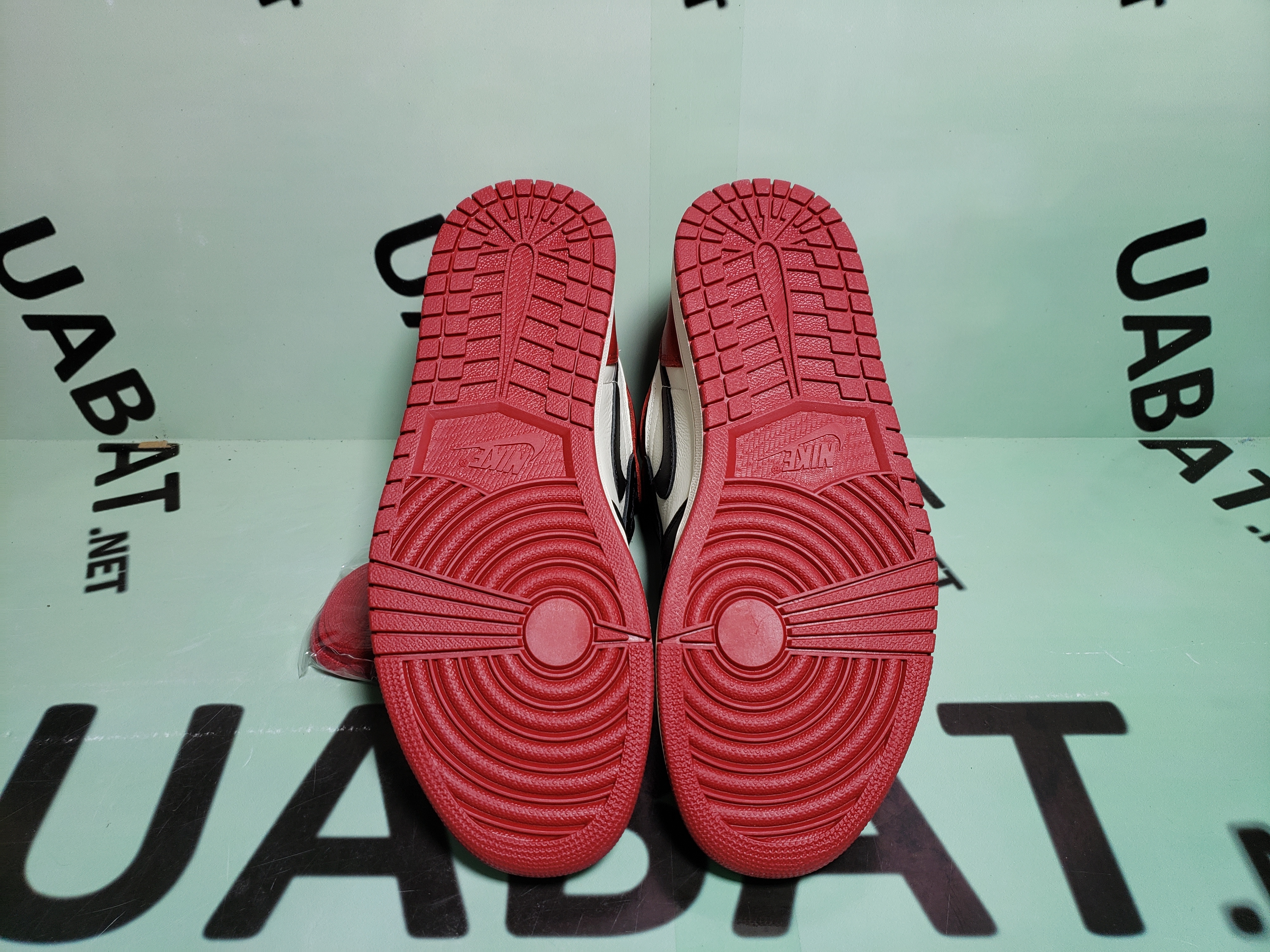 Uabat Jordan 1 Retro High Bred Toe ,555088-610