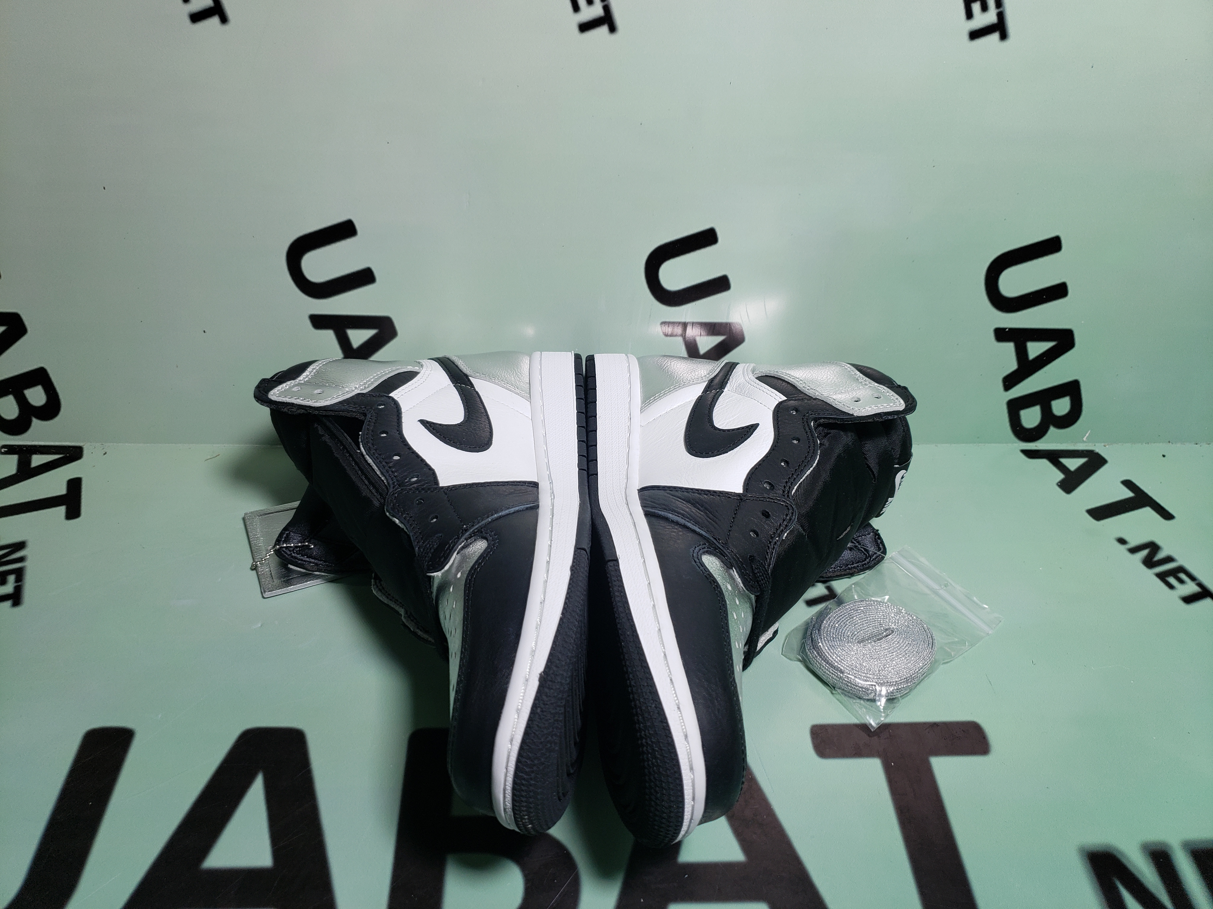 Uabat Jordan 1 Retro High Silver Toe (W) ,CD0461-001