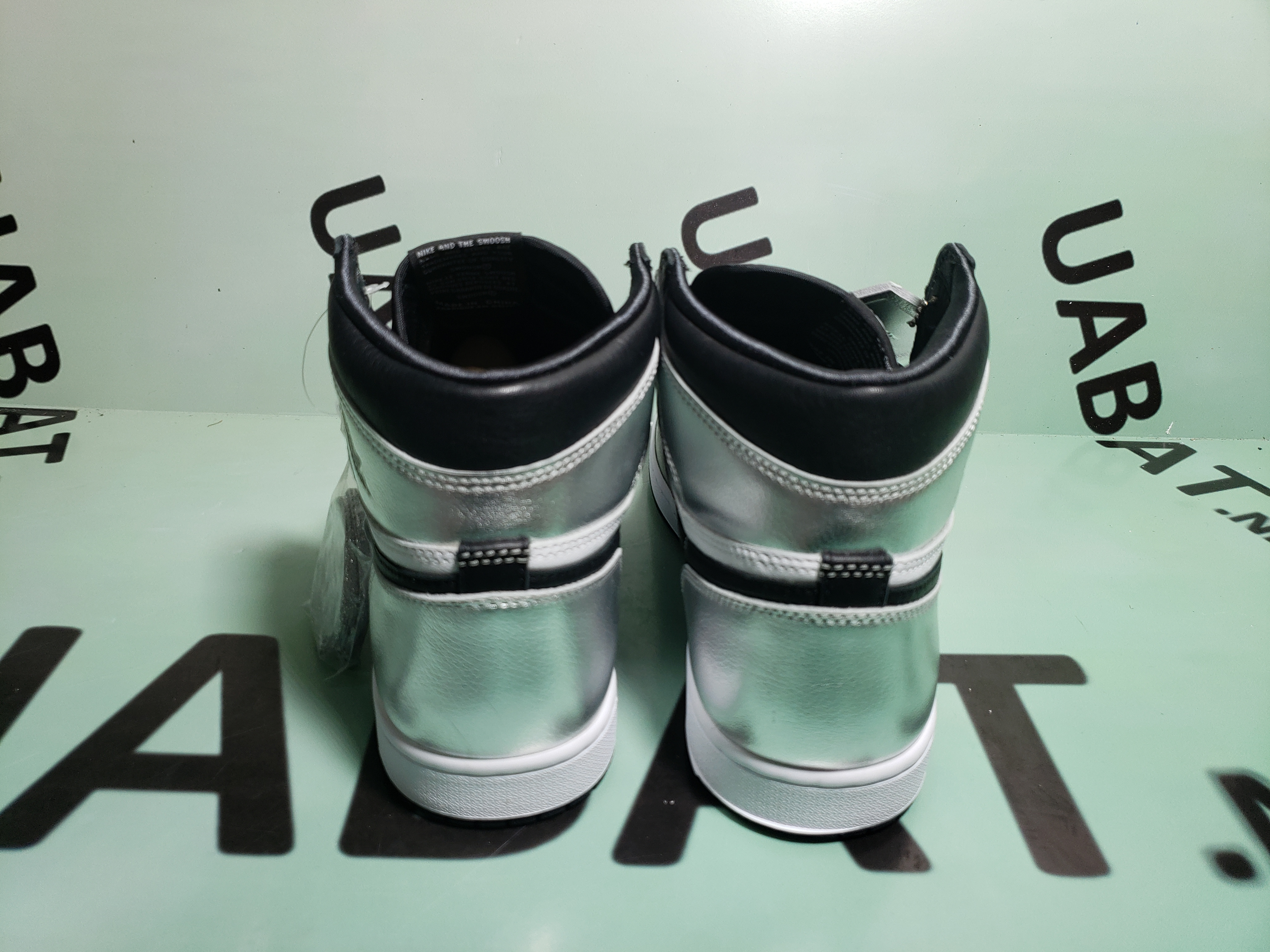 Uabat Jordan 1 Retro High Silver Toe (W) ,CD0461-001