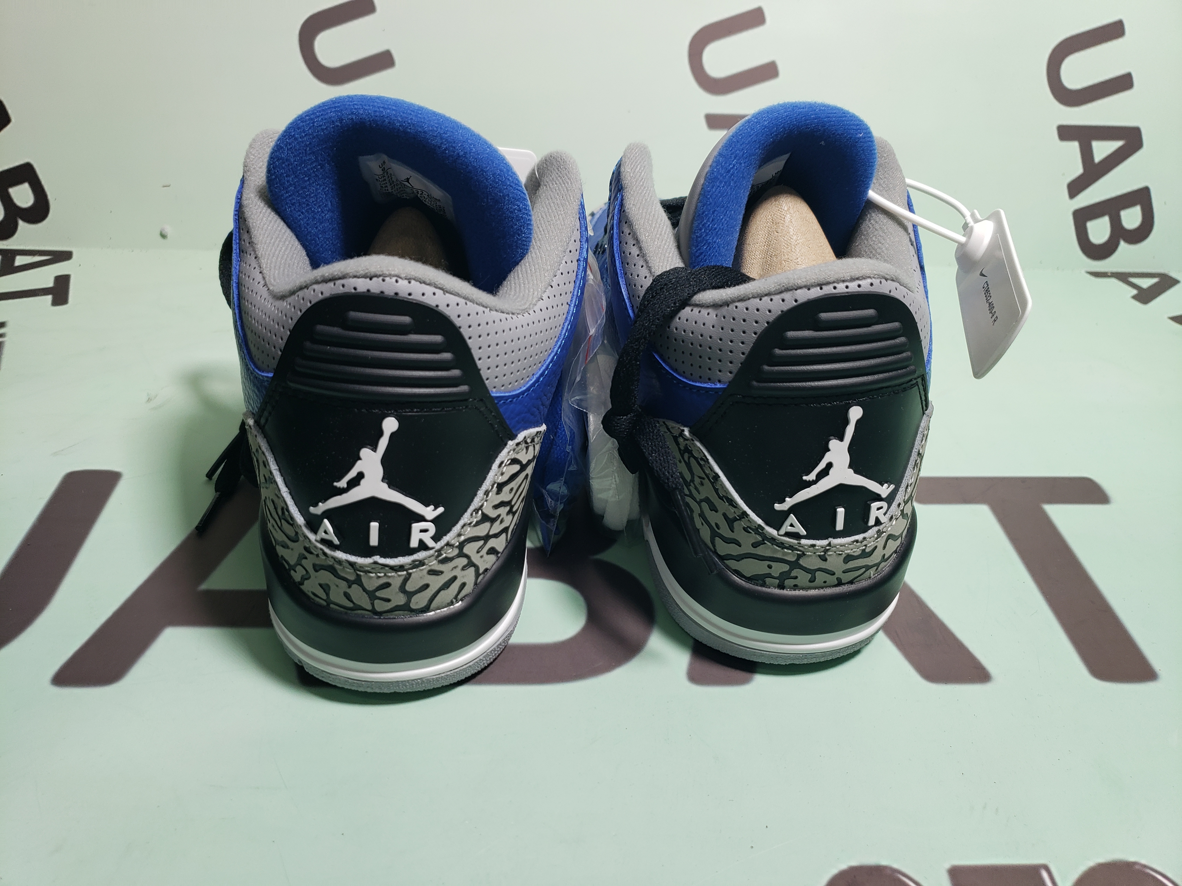 Uabat Jordan 3 Retro Varsity Royal Cement ,CT8532-400