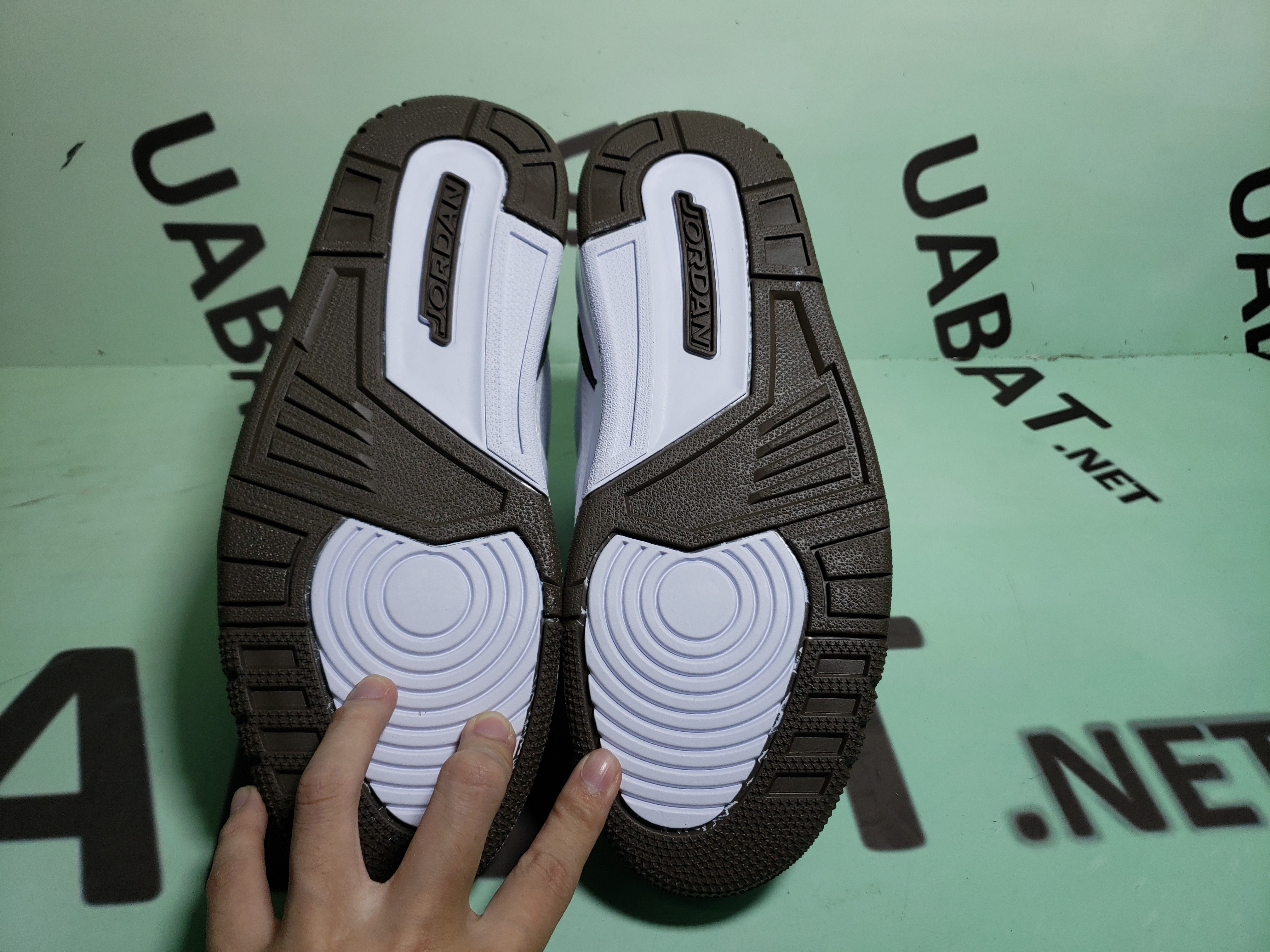 Uabat Jordan 3 Retro Mocha (2018) ,136064-122