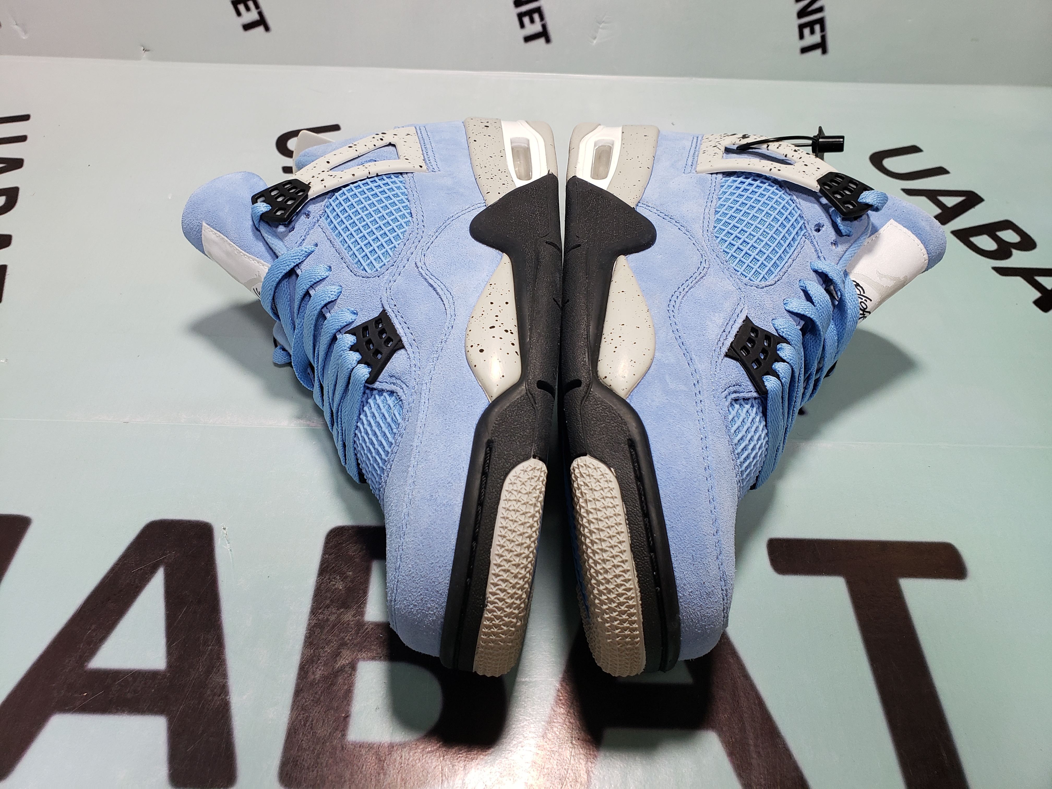 Uabat Jordan 4 Retro University Blue, CT8527-400