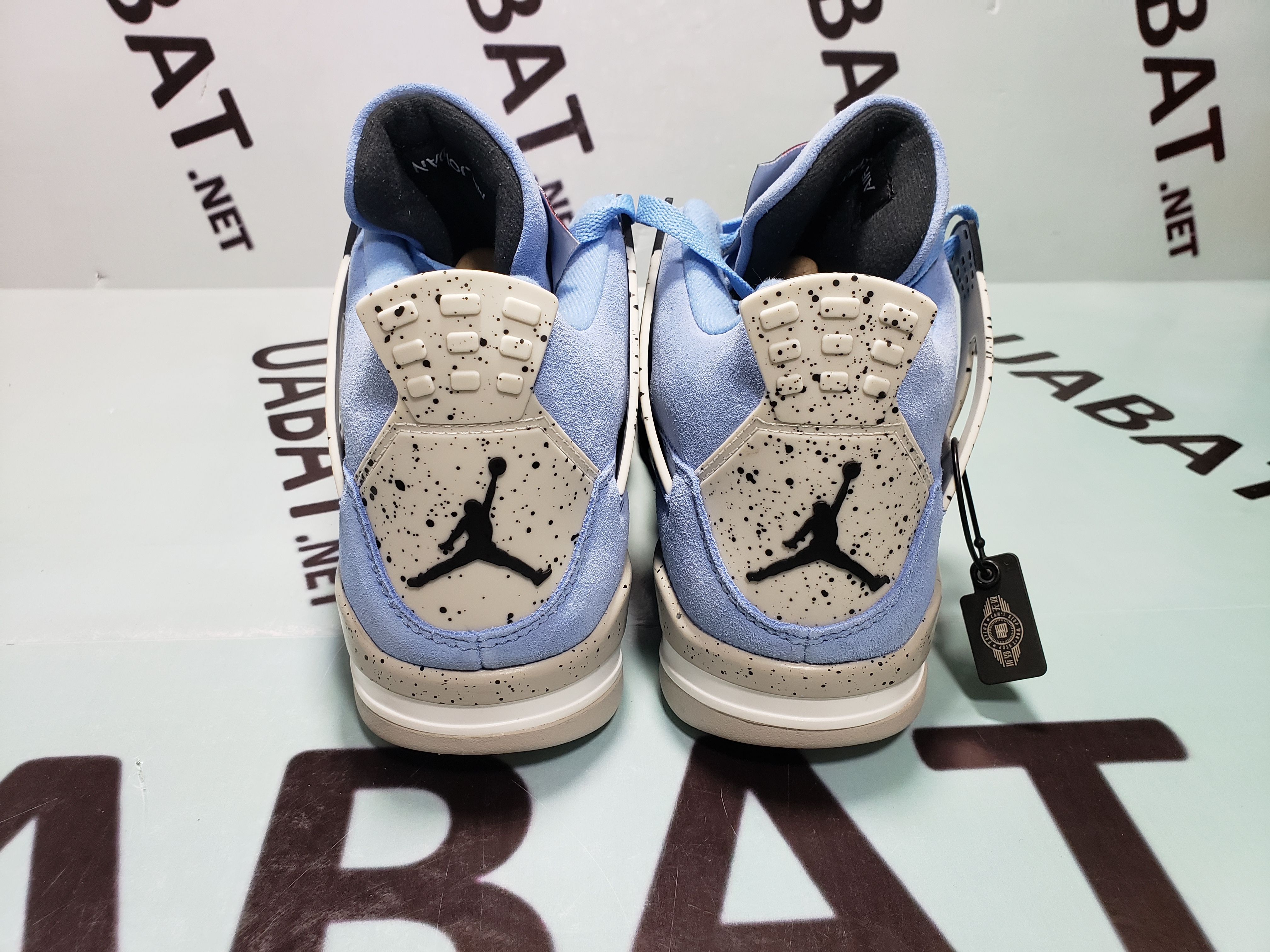 Uabat Jordan 4 Retro University Blue, CT8527-400