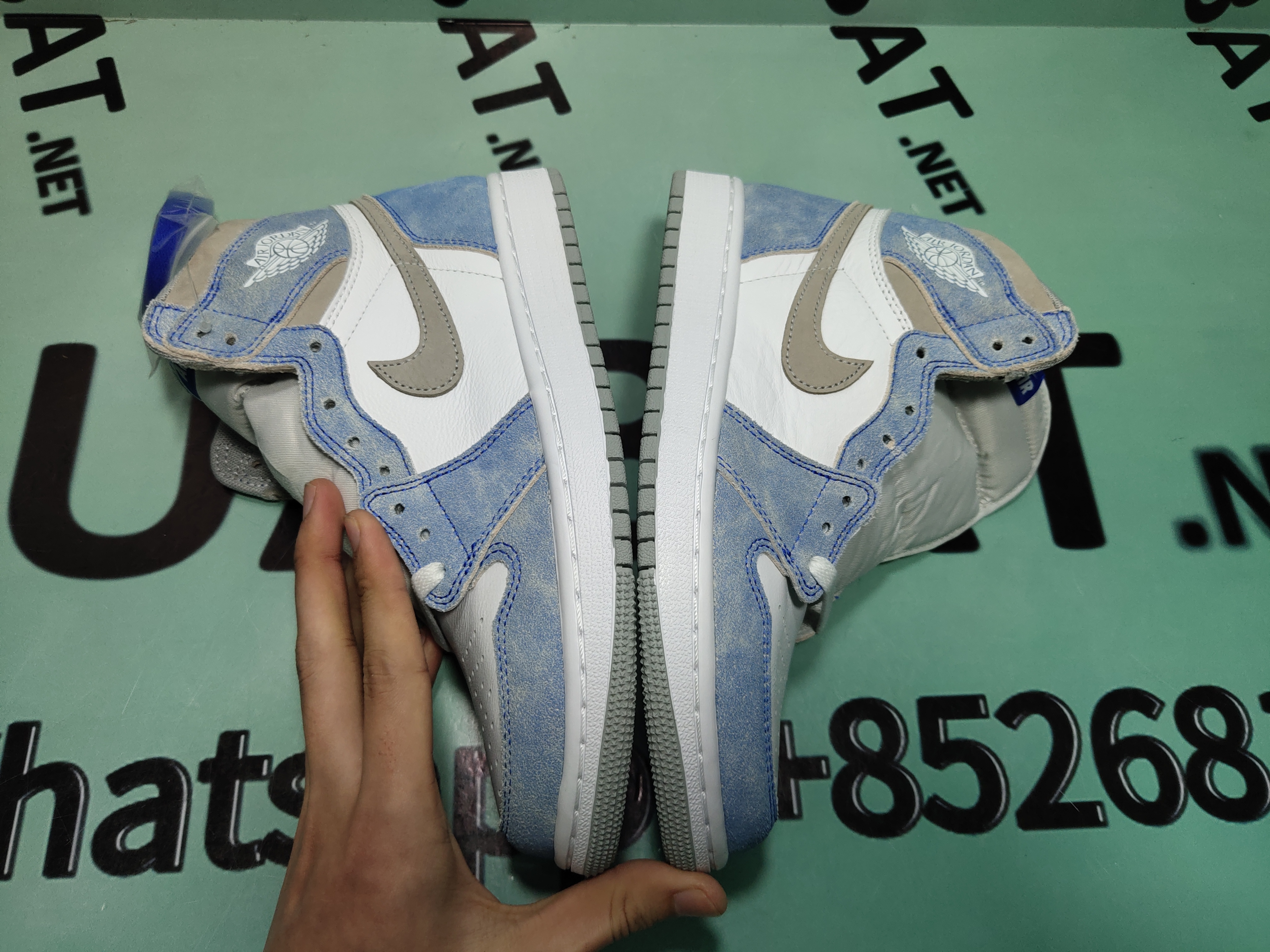 Uabat Jordan 1 Retro High Hyper Royal, 555088-402