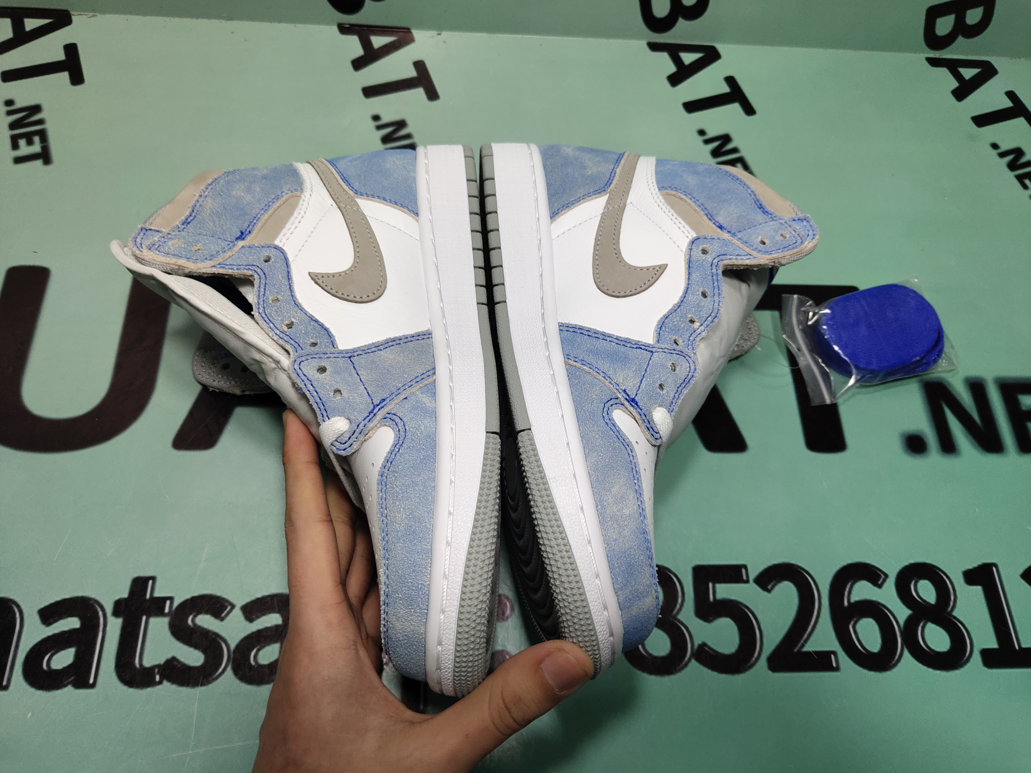 Uabat Jordan 1 Retro High Hyper Royal, 555088-402