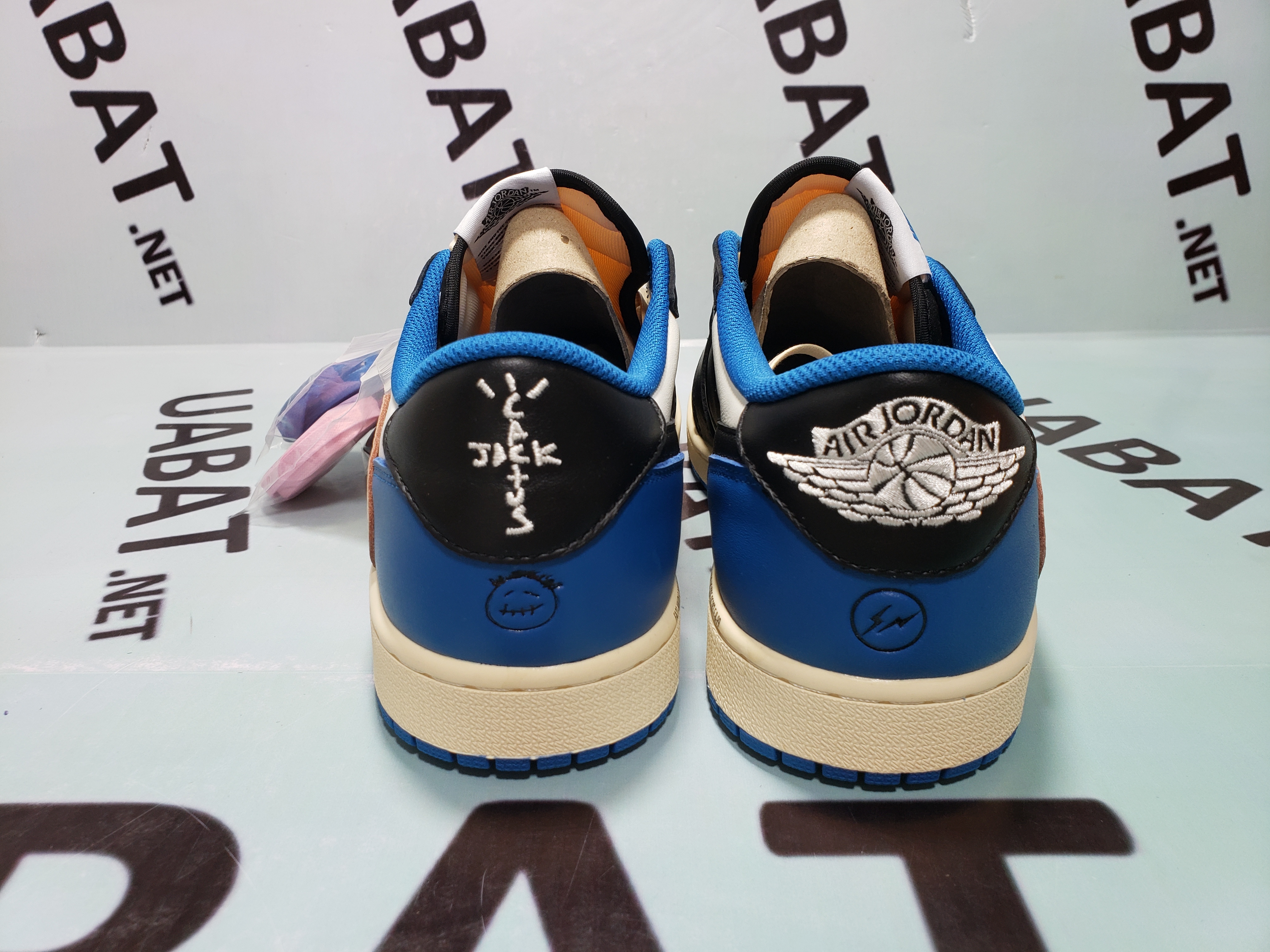 Uabat Jordan 1 Low Travis Scott x Fragment Design, DM7866-140