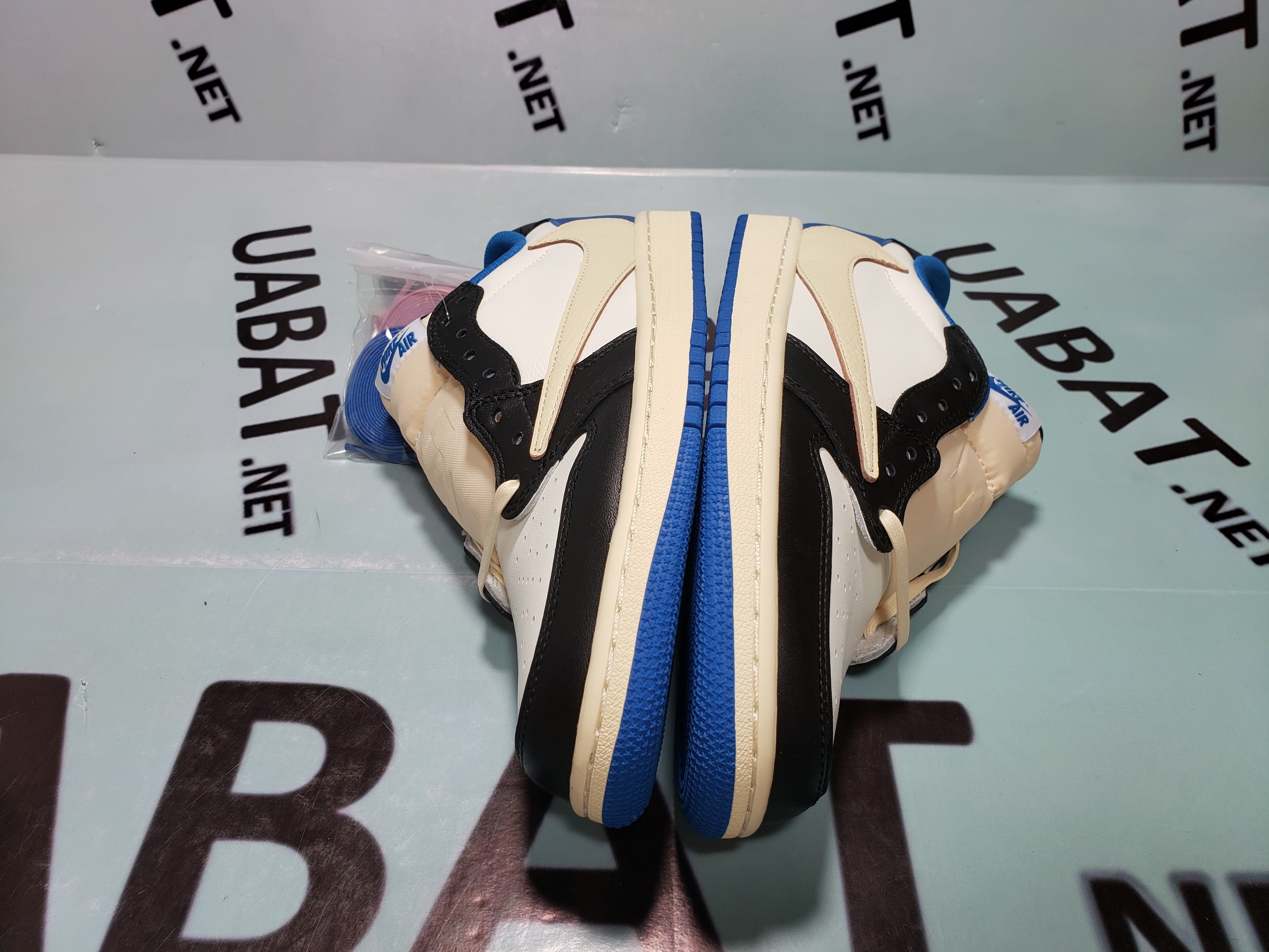 Uabat Jordan 1 Low Travis Scott x Fragment Design, DM7866-140