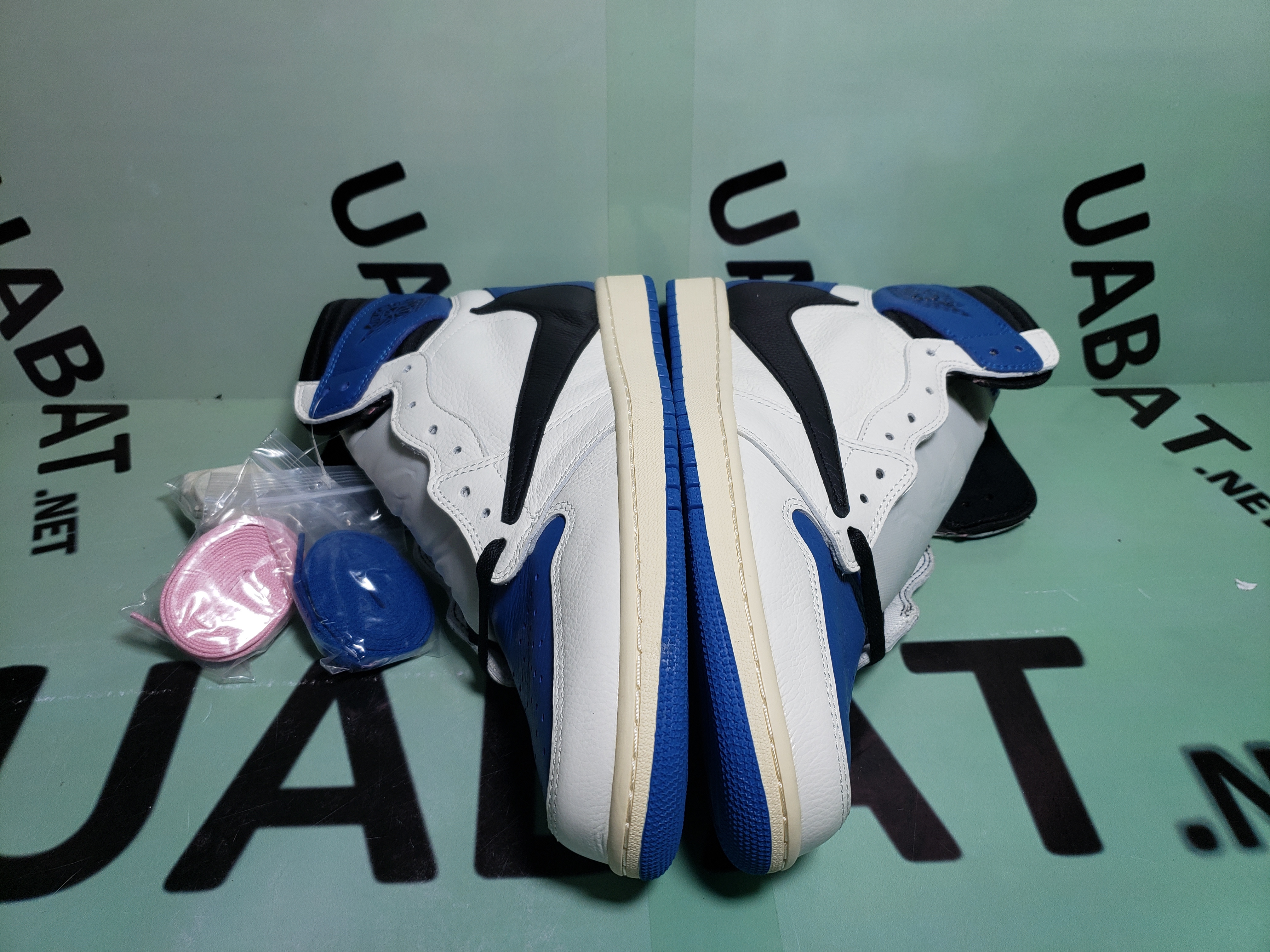 Uabat Jordan 1 High Military x Fragment x Travis Scott , DH3227-105