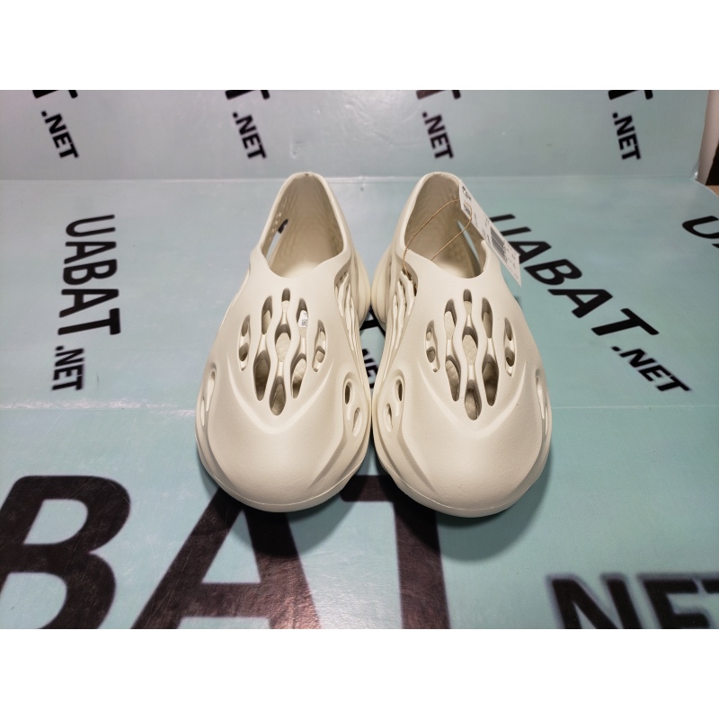 OG Yeezy Foam RNNR Ararat, G55486