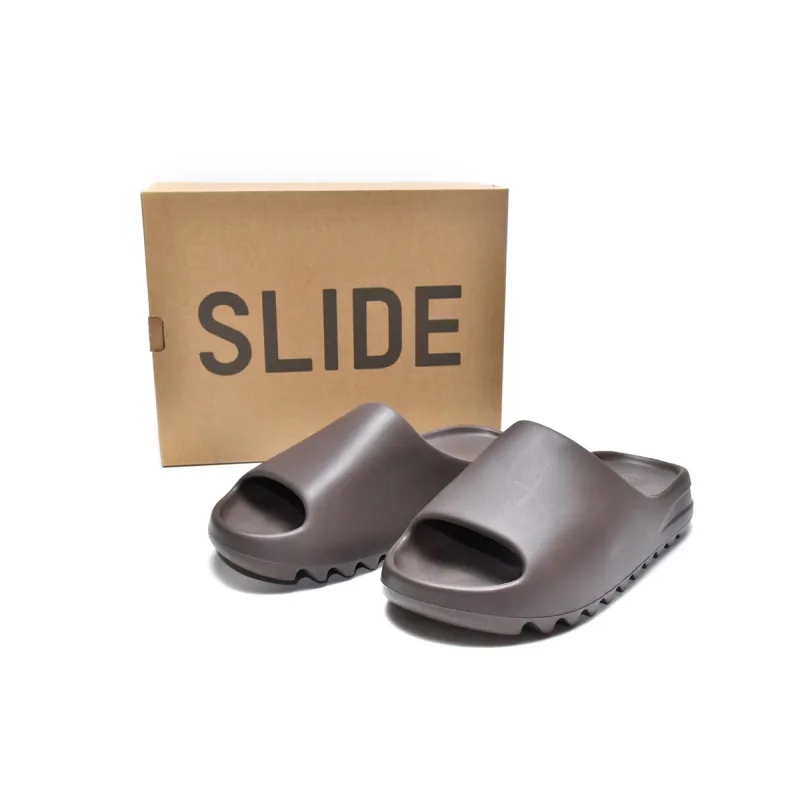 OG Yeezy Slide Soot, G55495