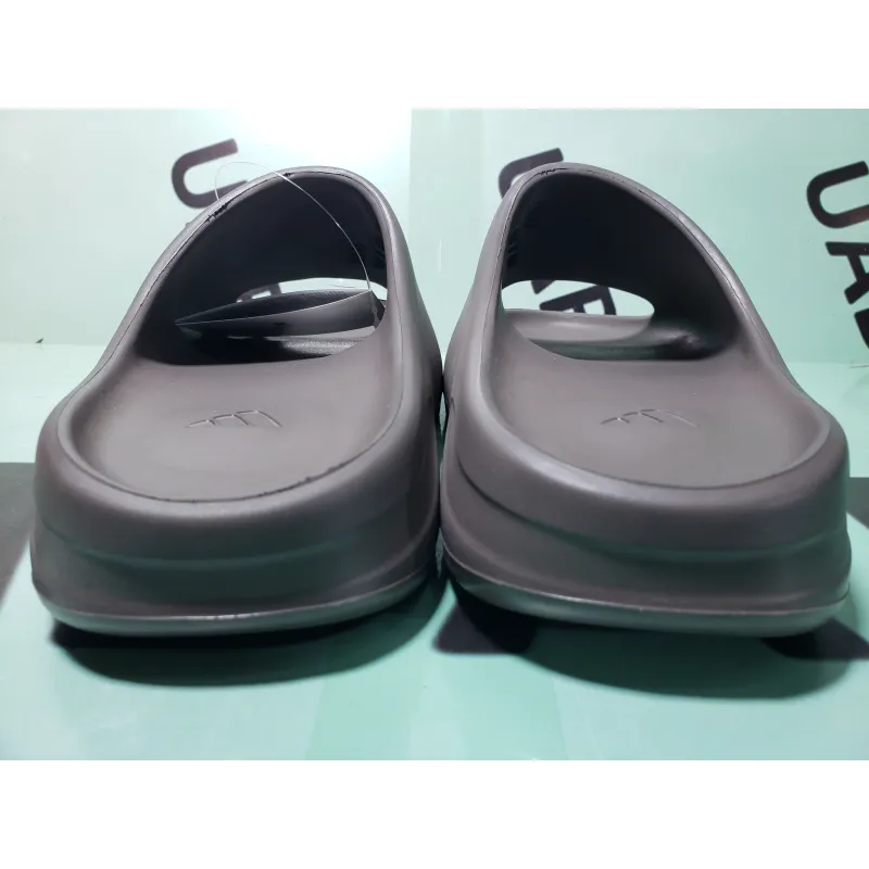 OG Yeezy Slide Soot, G55495