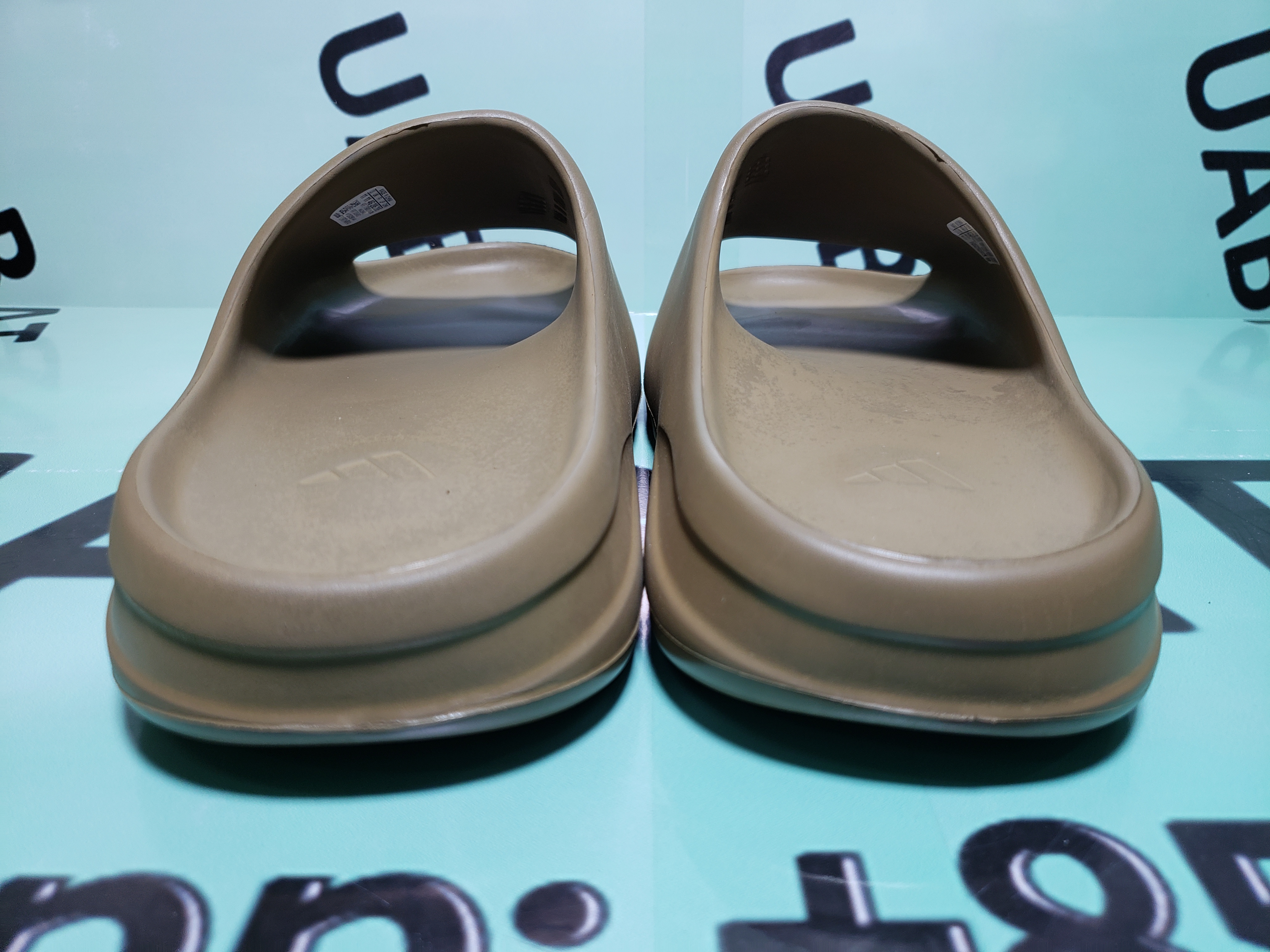 OG Yeezy Slide CORE, G55492