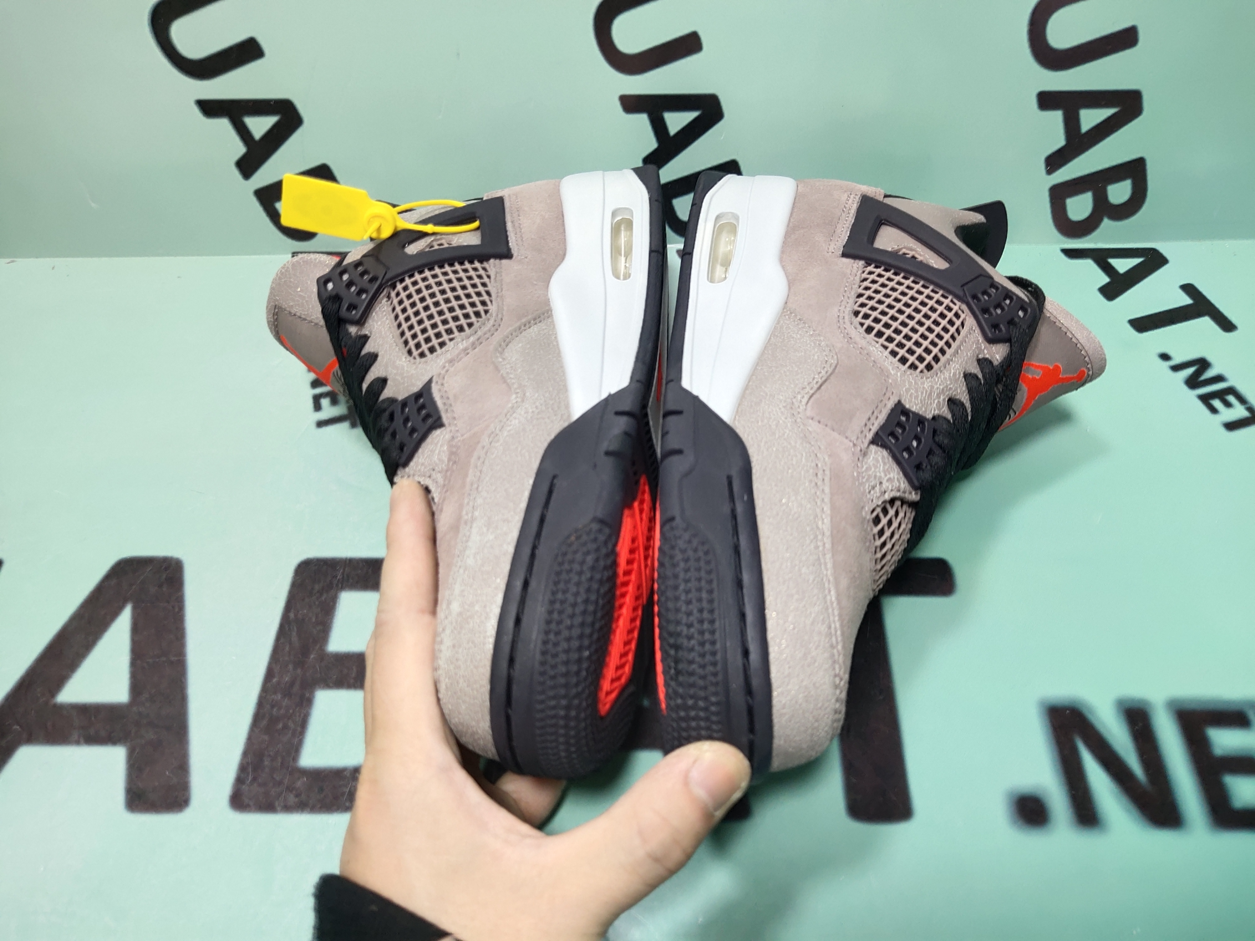 Uabat Jordan 4 Retro Taupe Haze, DB0732-200 