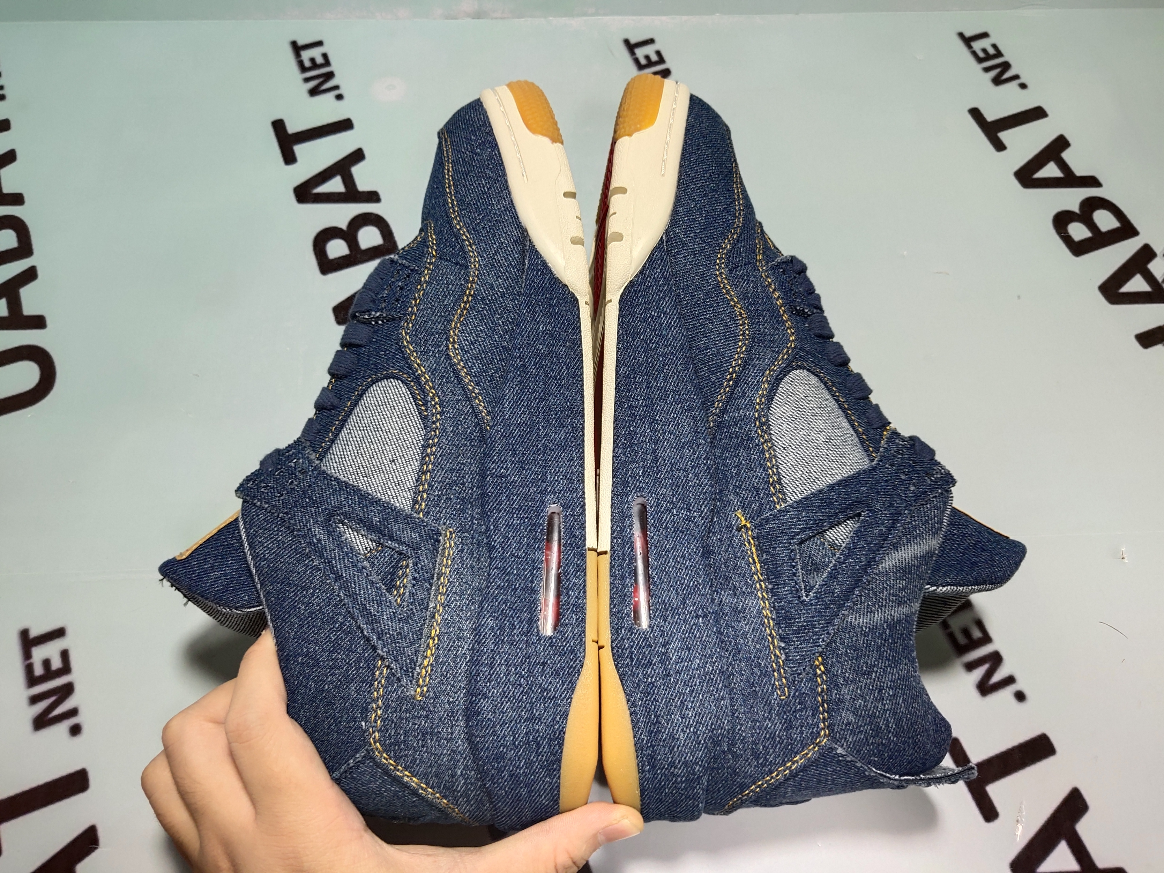 Uabat Jordan 4 Retro Levi's Denim (Tag with Levi's Logo),  AO2571-401