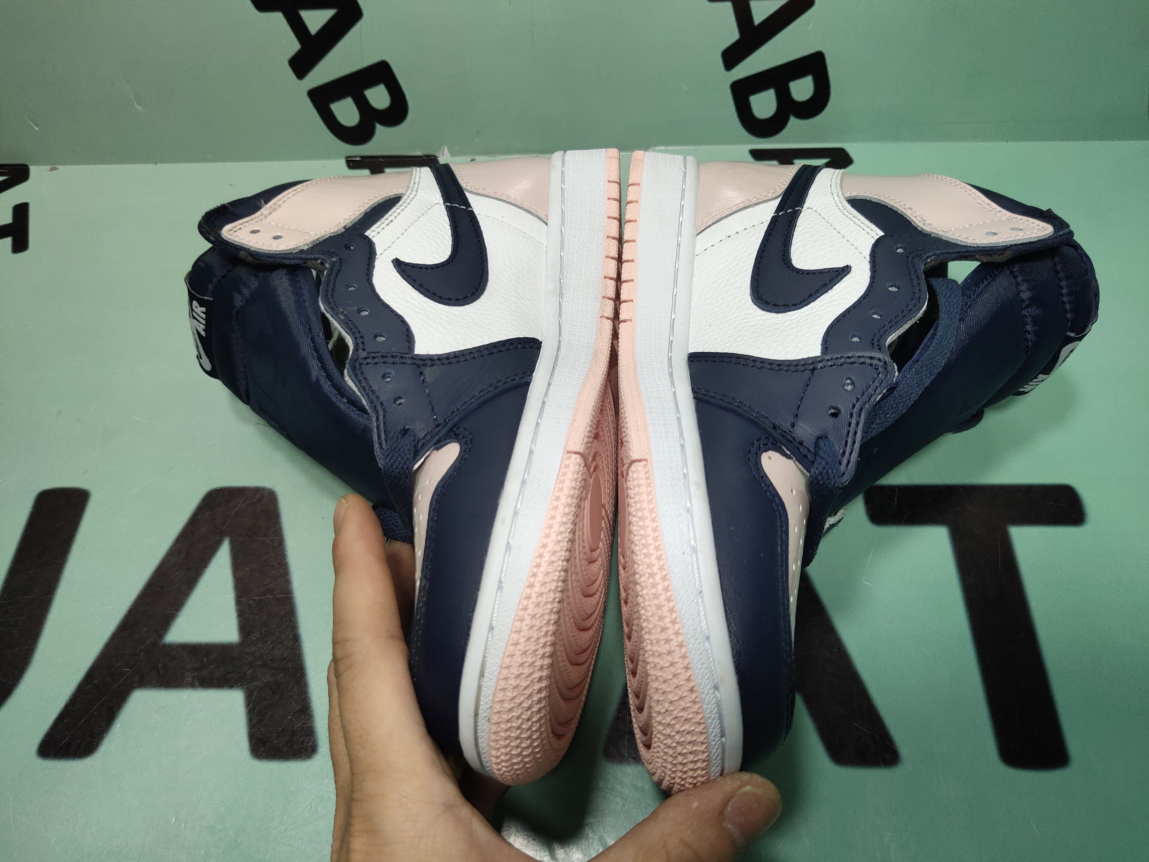 Uabat Jordan 1 High Atmosphere, DD9335-641