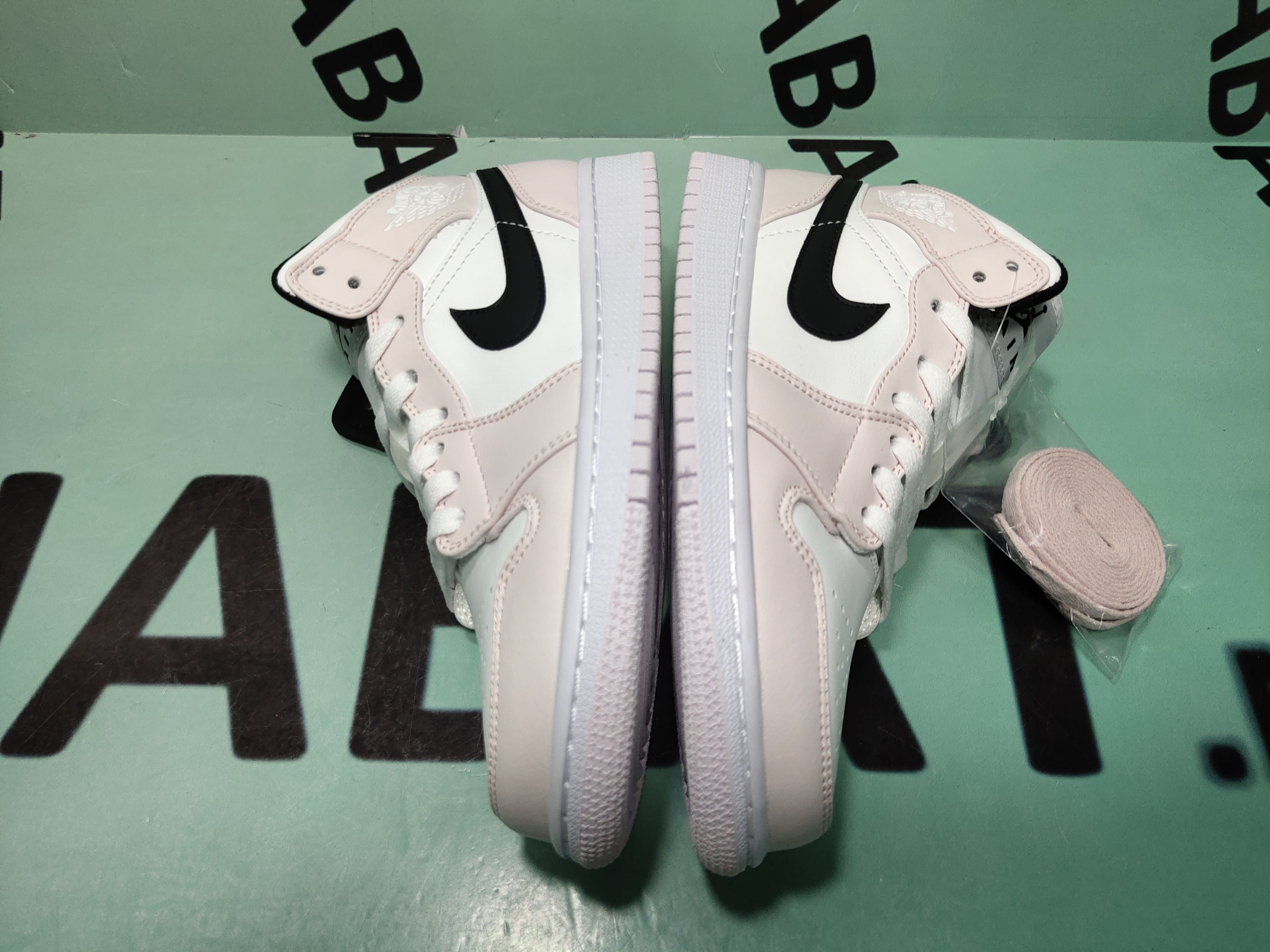 OG Jordan 1 Mid Barely Rose, BQ6472-500