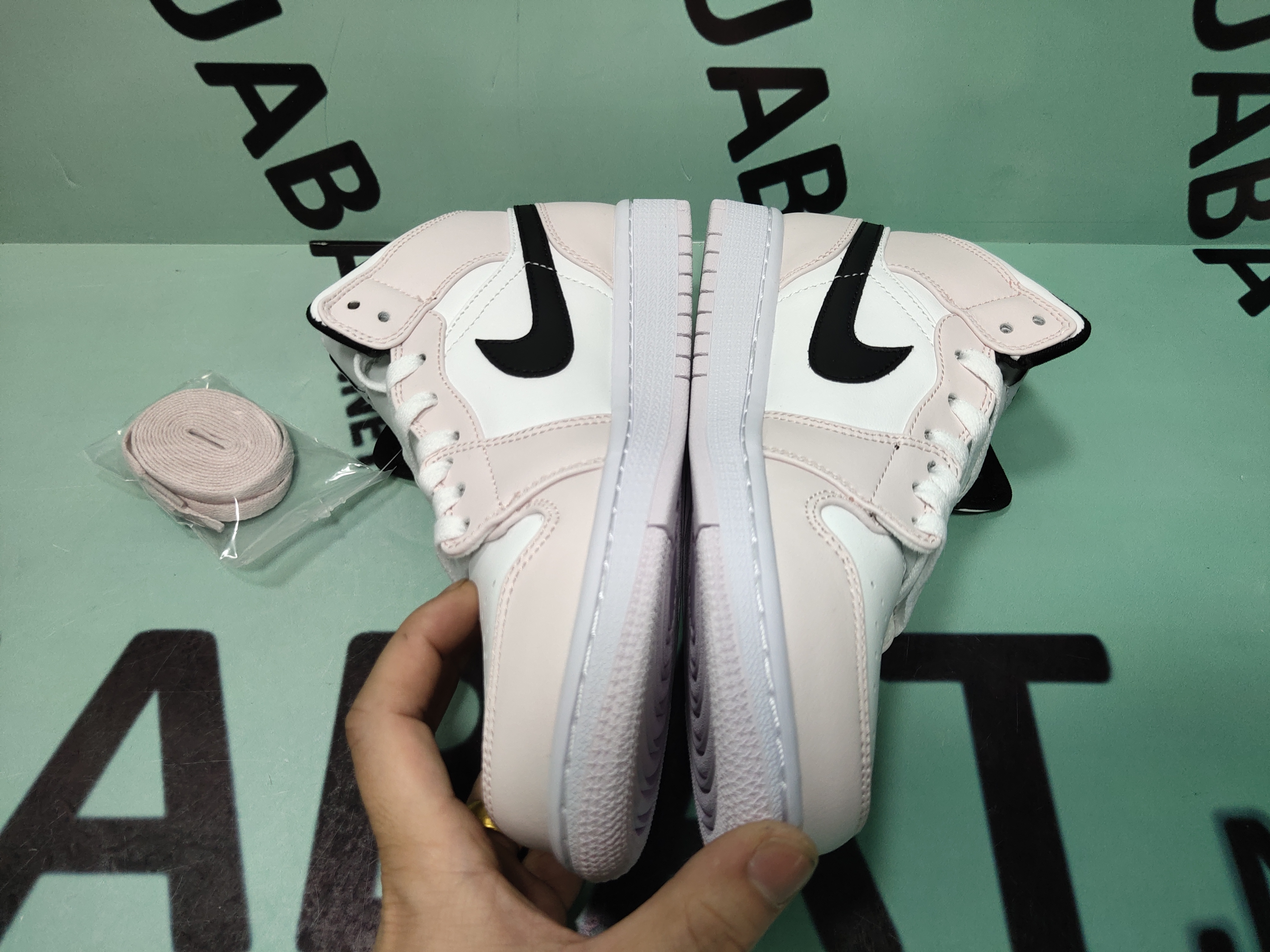 OG Jordan 1 Mid Barely Rose, BQ6472-500