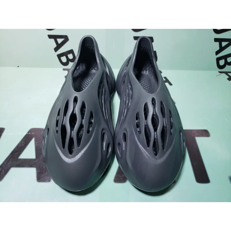 OG Yeezy Foam RNNR Onyx, HP8739