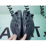 OG Yeezy Foam RNNR Onyx, HP8739