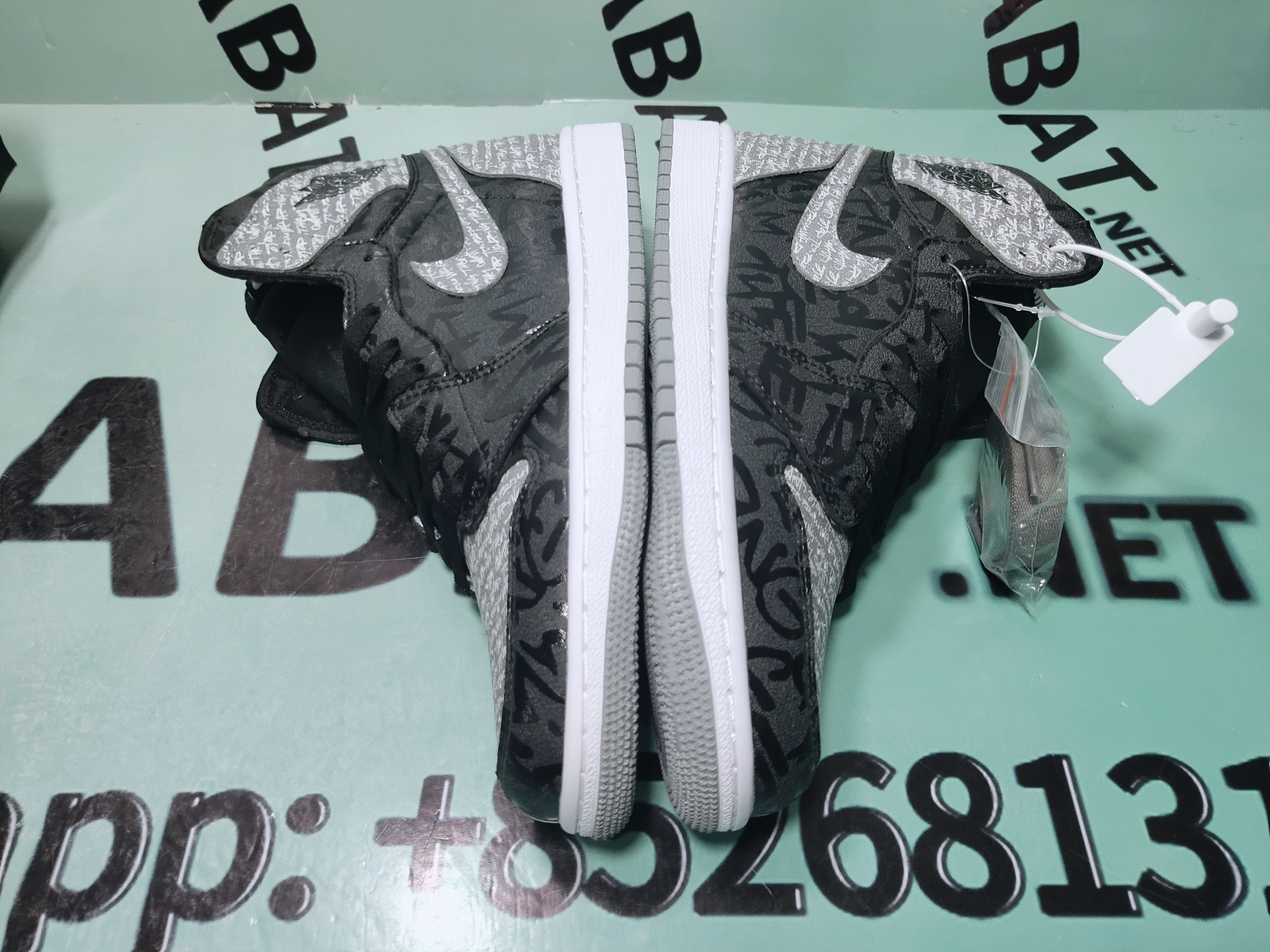 OG Air Jordan 1 Retro High Rebellionaire, 555088-036