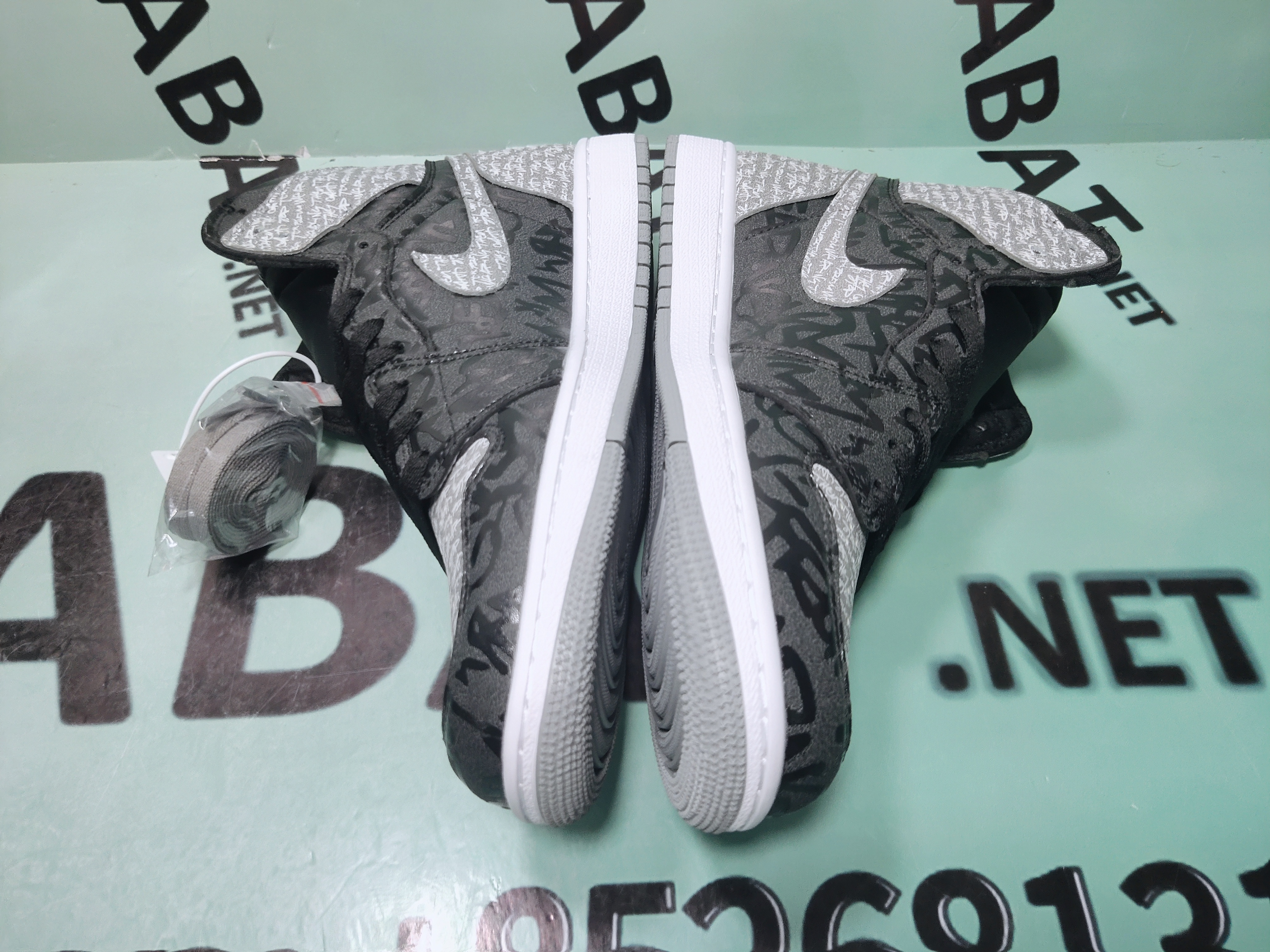 OG Air Jordan 1 Retro High Rebellionaire, 555088-036