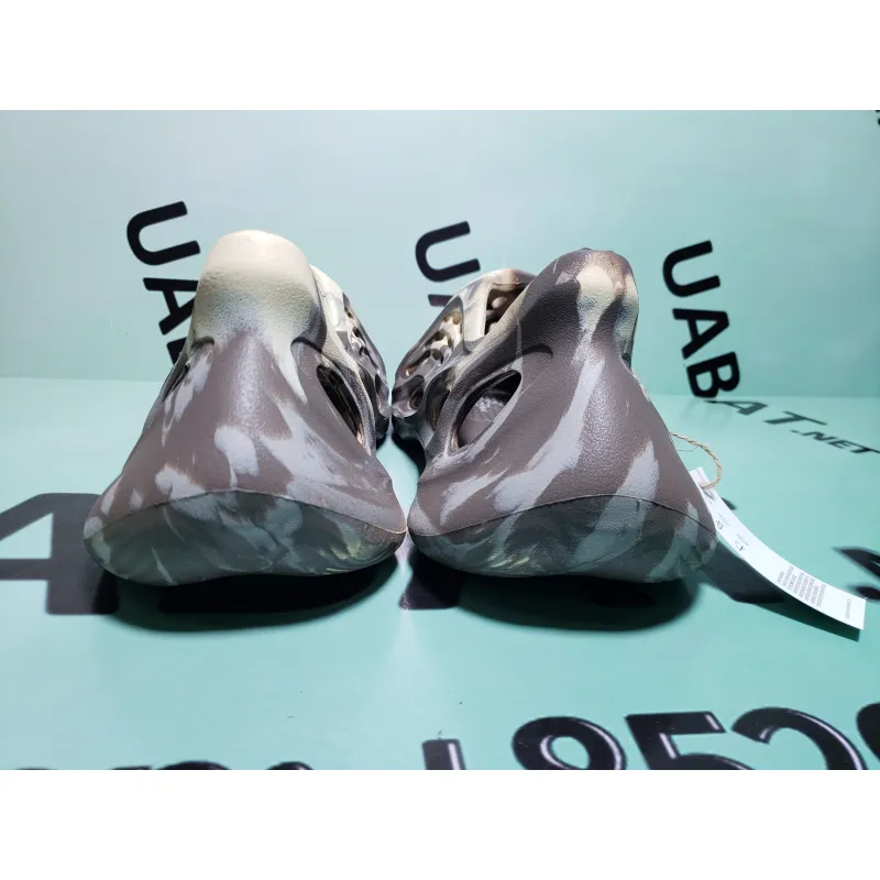 OG Yeezy Foam RNNR MX Cream Clay, GX8774 