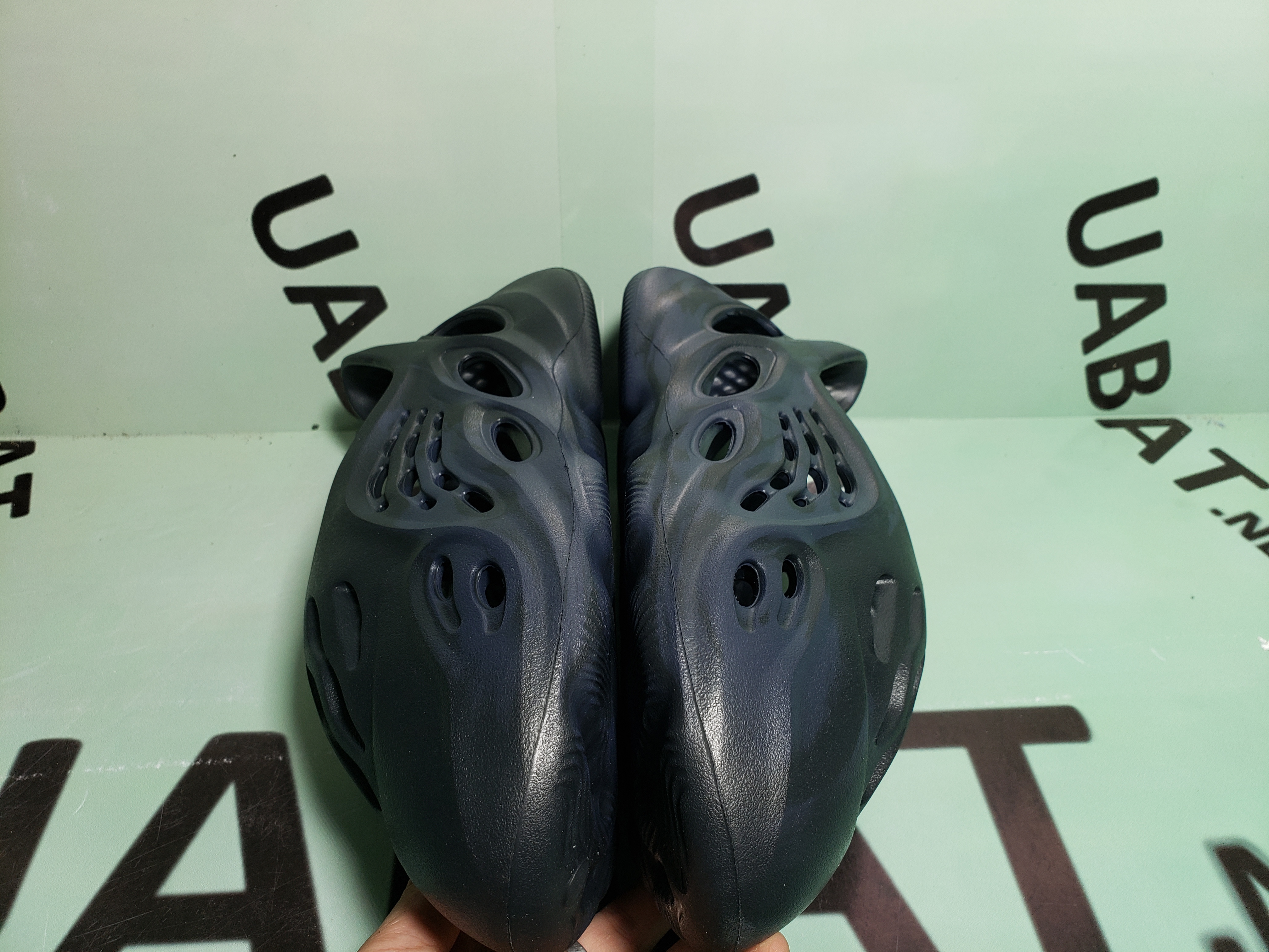 OG Yeezy Foam RNNR Mineral Blue, GV7903   