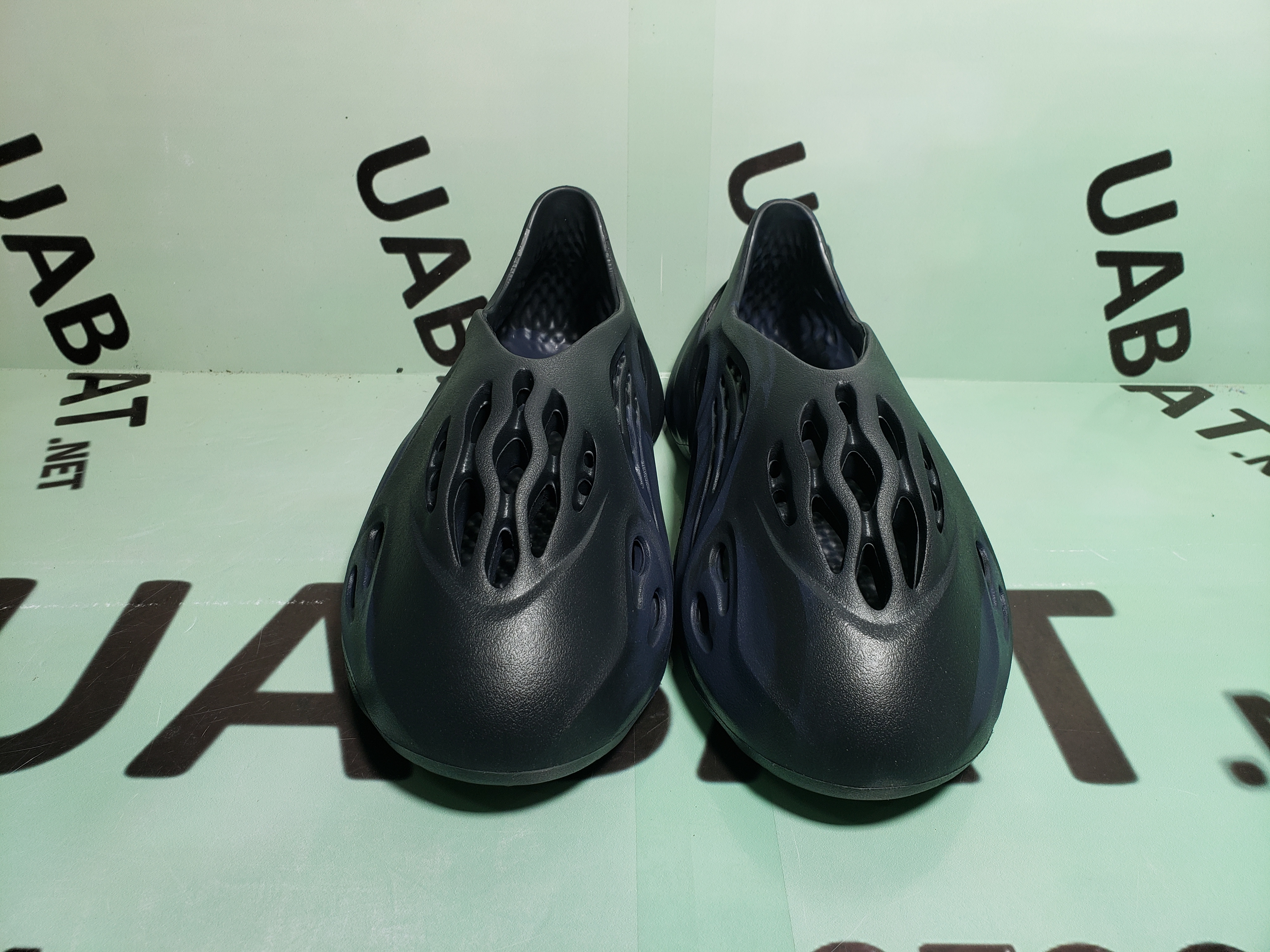 OG Yeezy Foam RNNR Mineral Blue, GV7903   