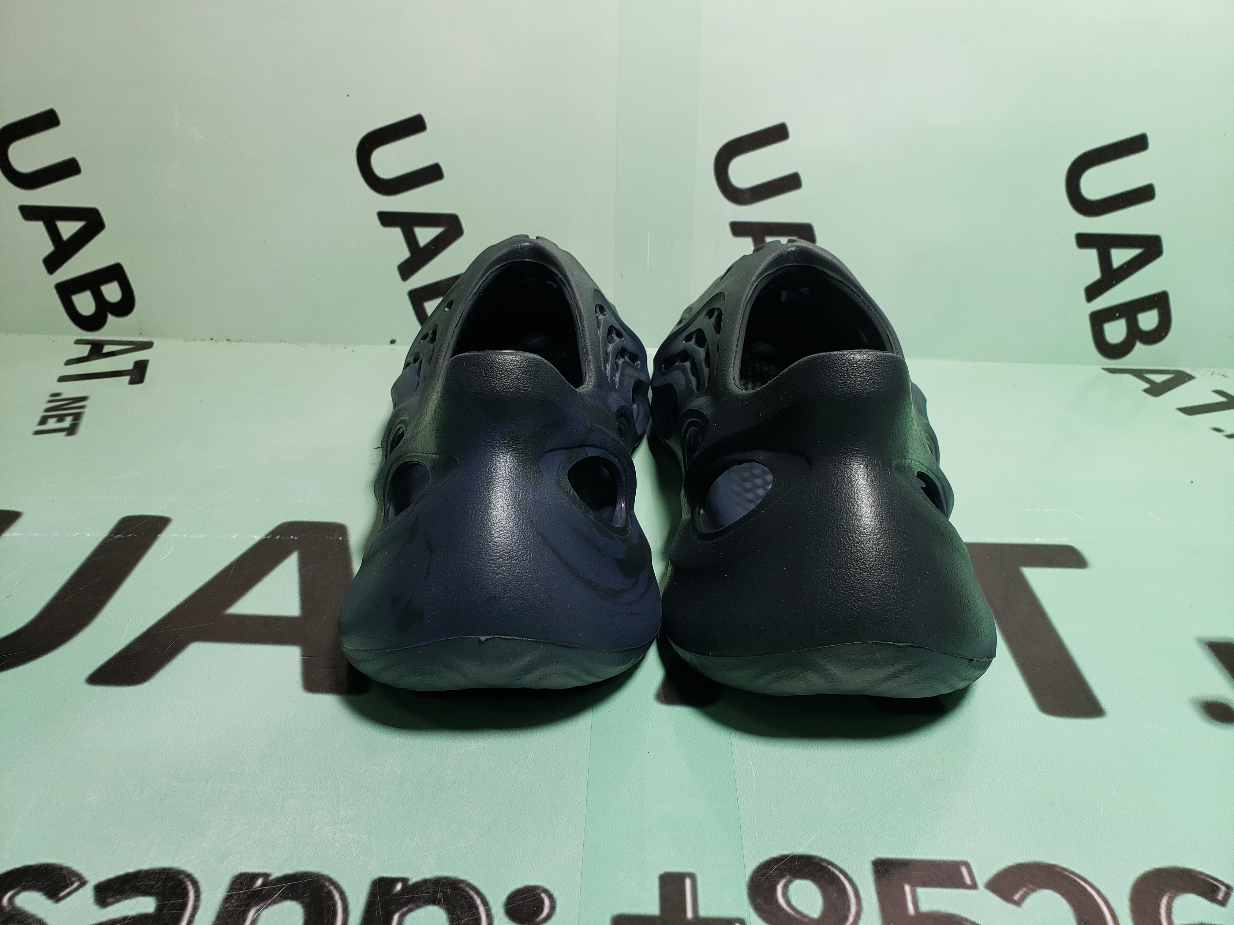 OG Yeezy Foam RNNR Mineral Blue, GV7903   