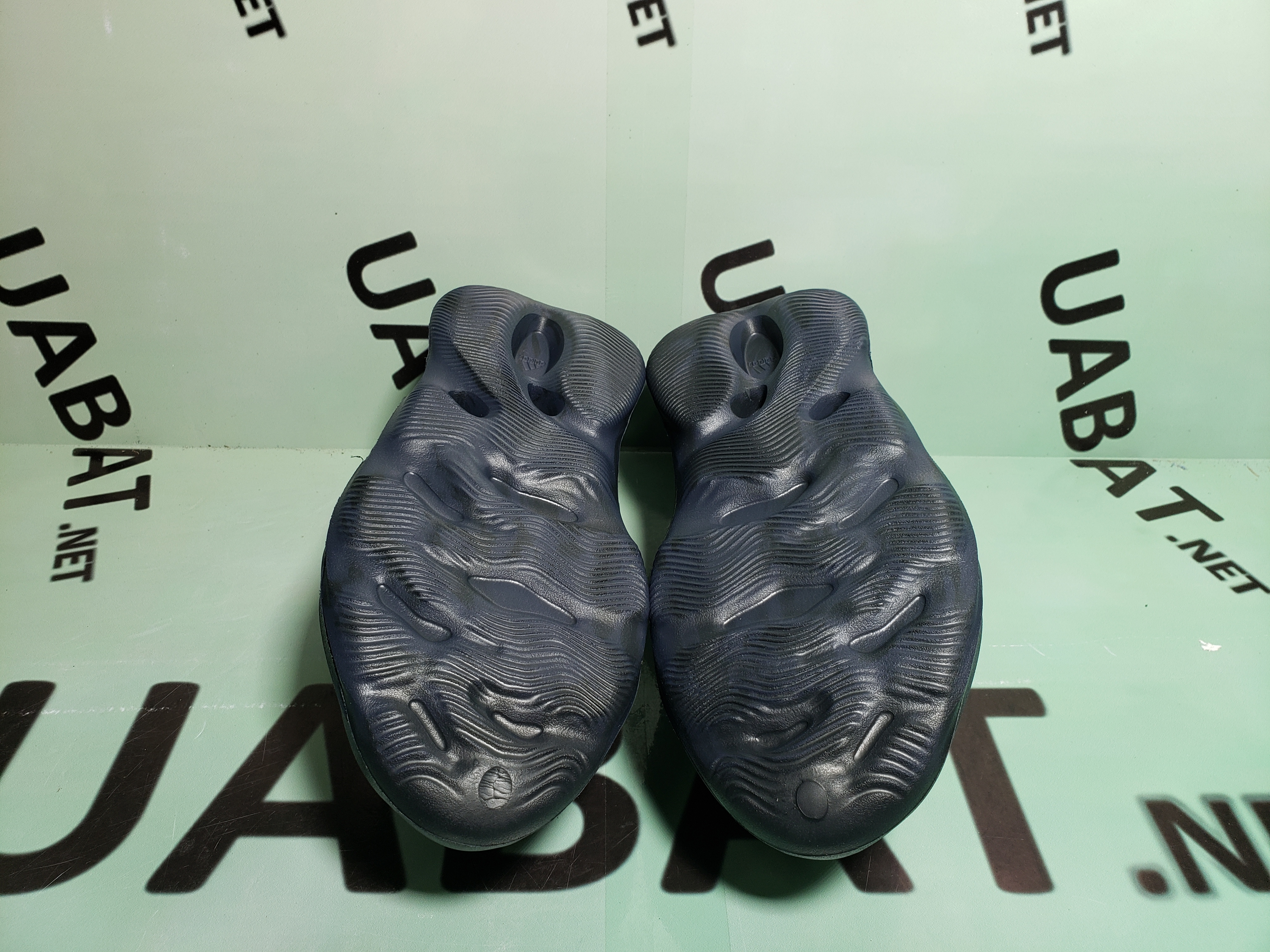 OG Yeezy Foam RNNR Mineral Blue, GV7903   