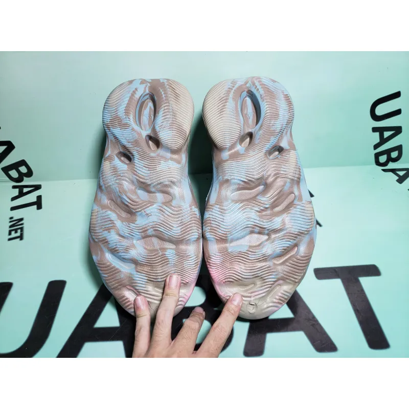 OG Yeezy Foam RNNR MX Sand Grey, GY3969 