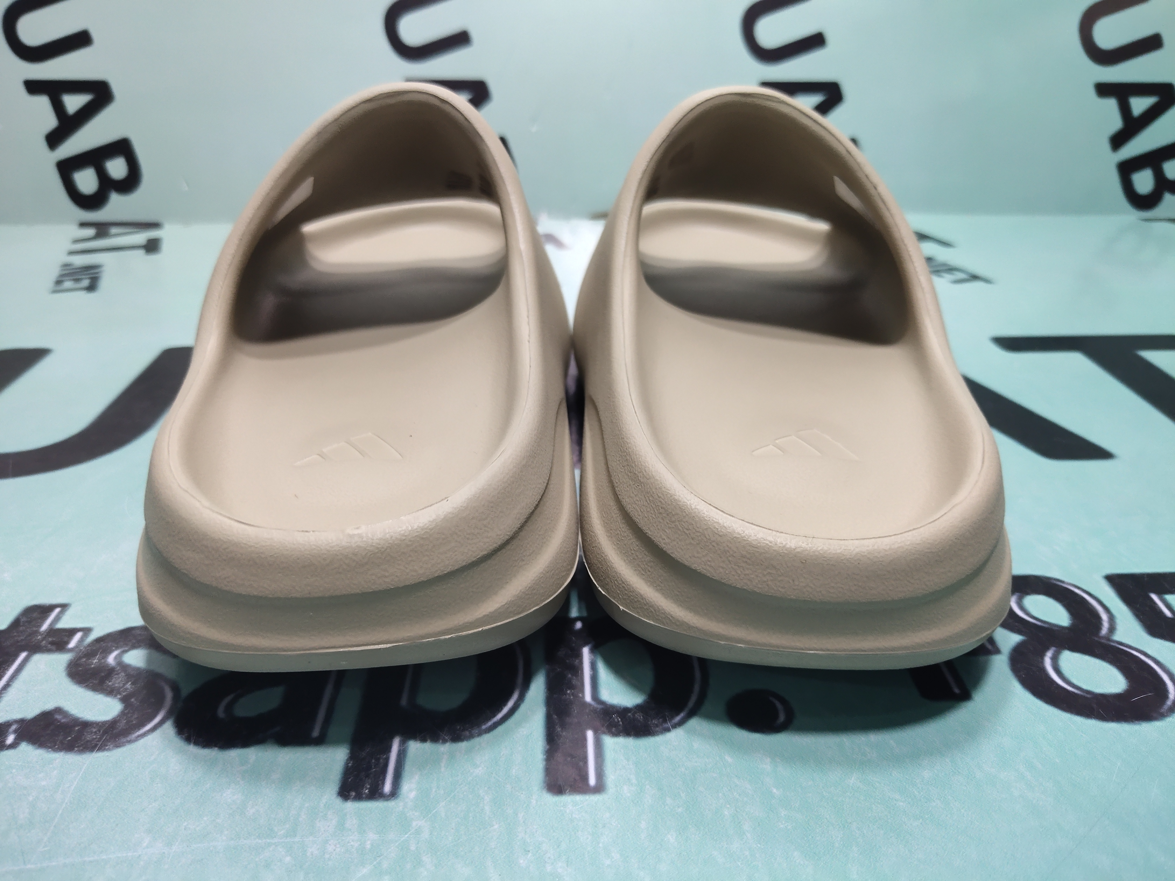 OG Yeezy Slide Pure (Restock Pair), GW1934