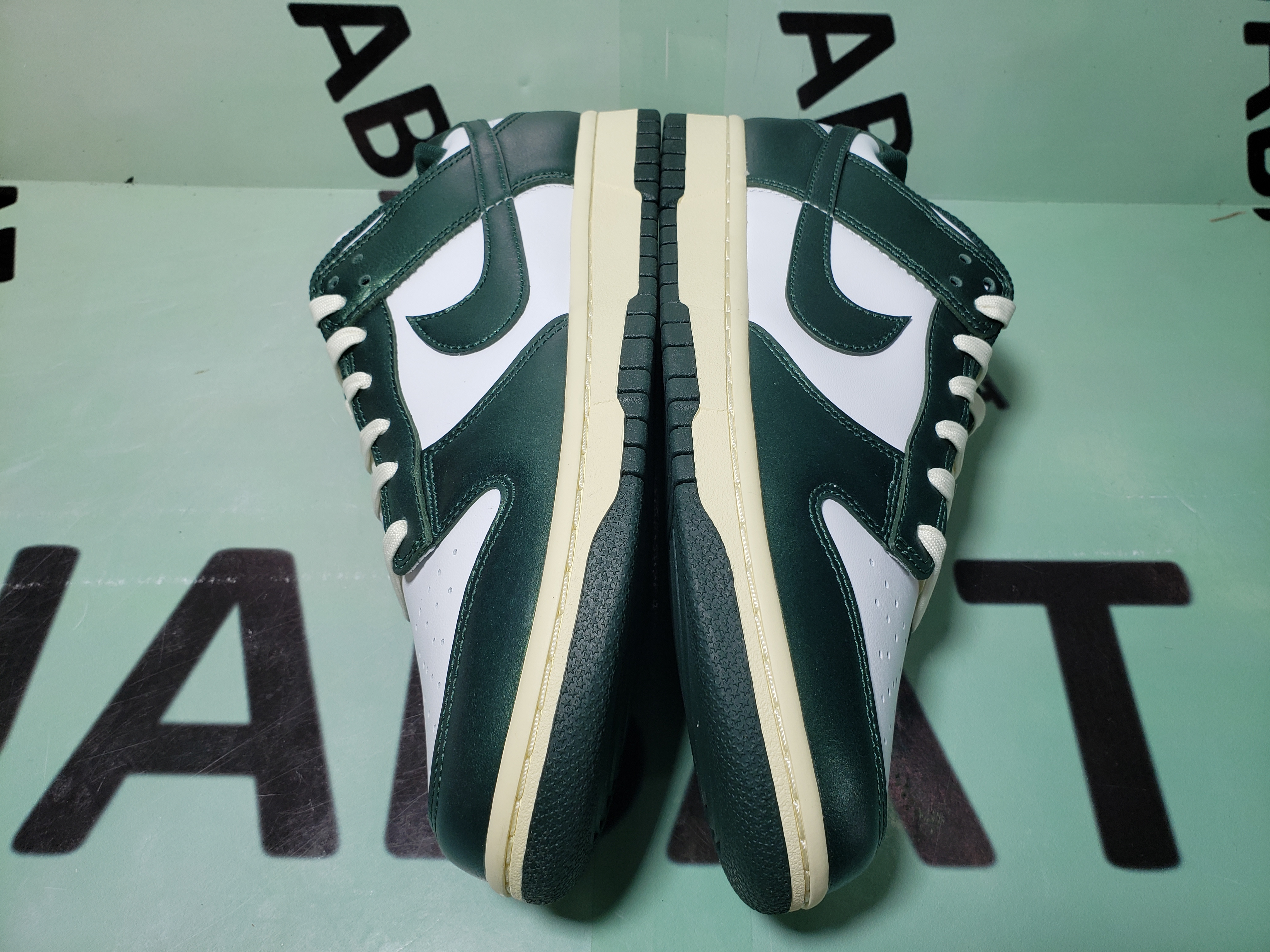 Uabat Dunk Low Vintage Green ,DQ8580-100  